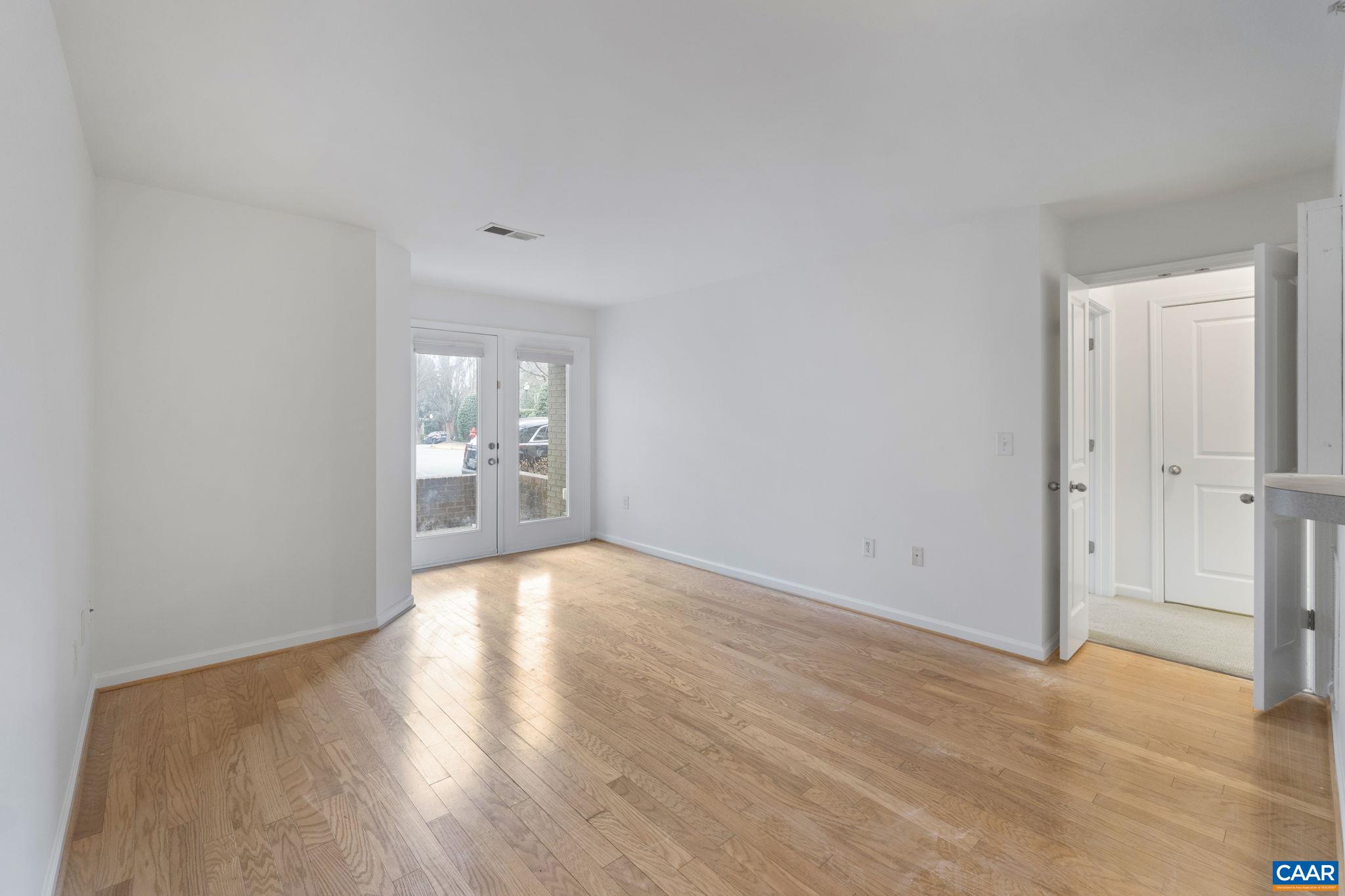 765 WALKER SQ Unit: 1A