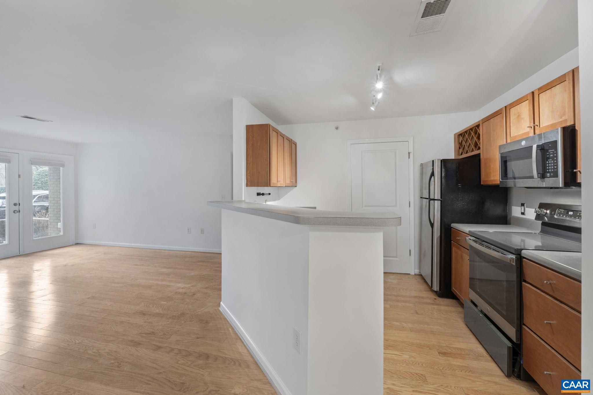765 WALKER SQ Unit: 1A