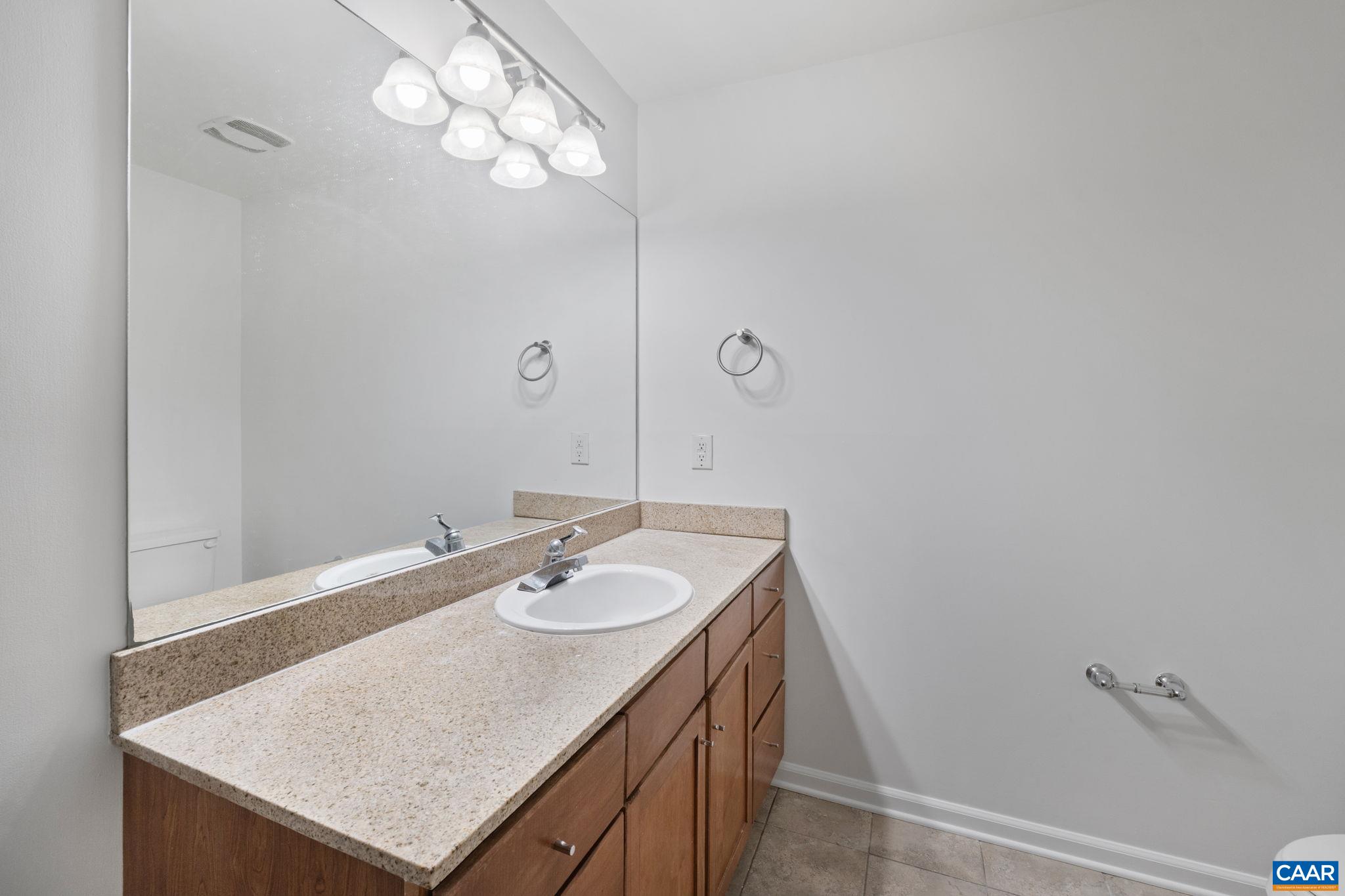 765 WALKER SQ Unit: 1A