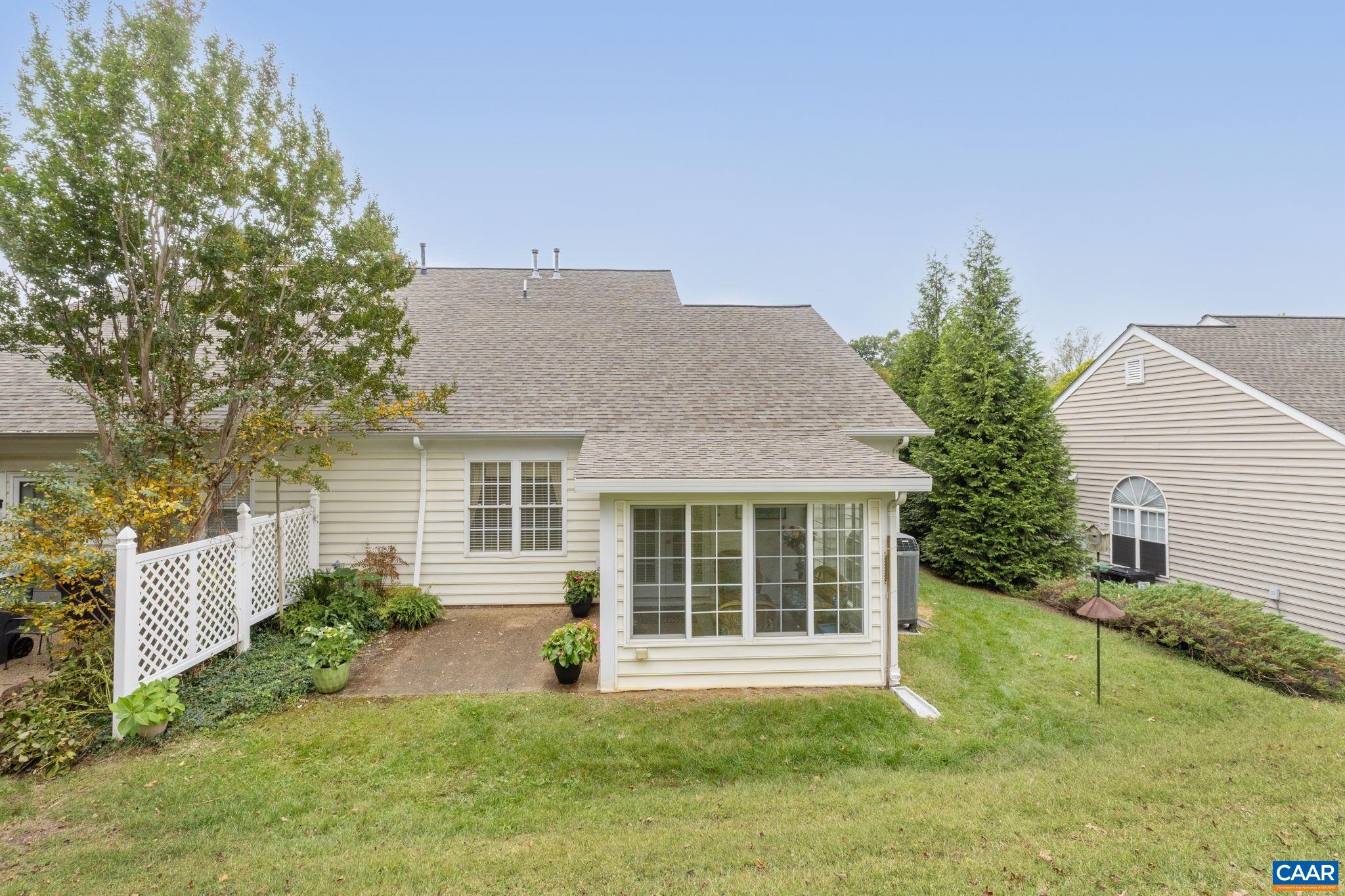 2325 RAVENSWOOD CT