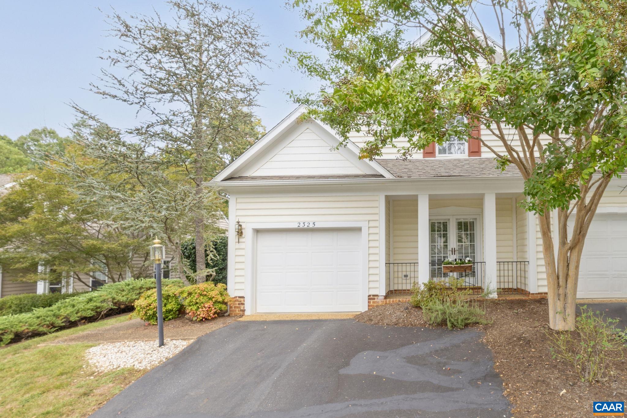 2325 RAVENSWOOD CT