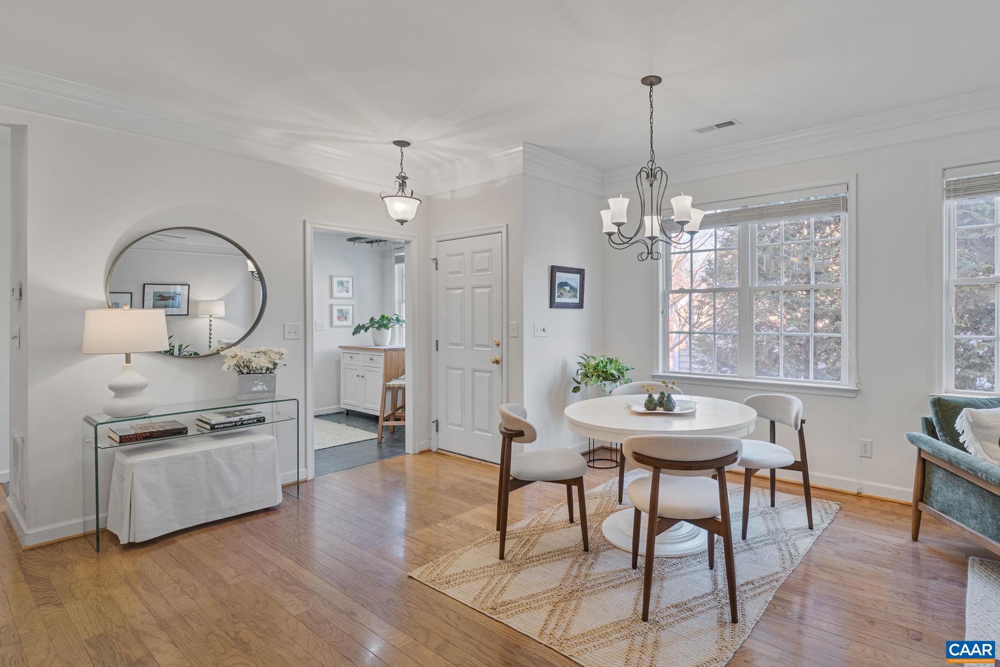 2325 RAVENSWOOD CT