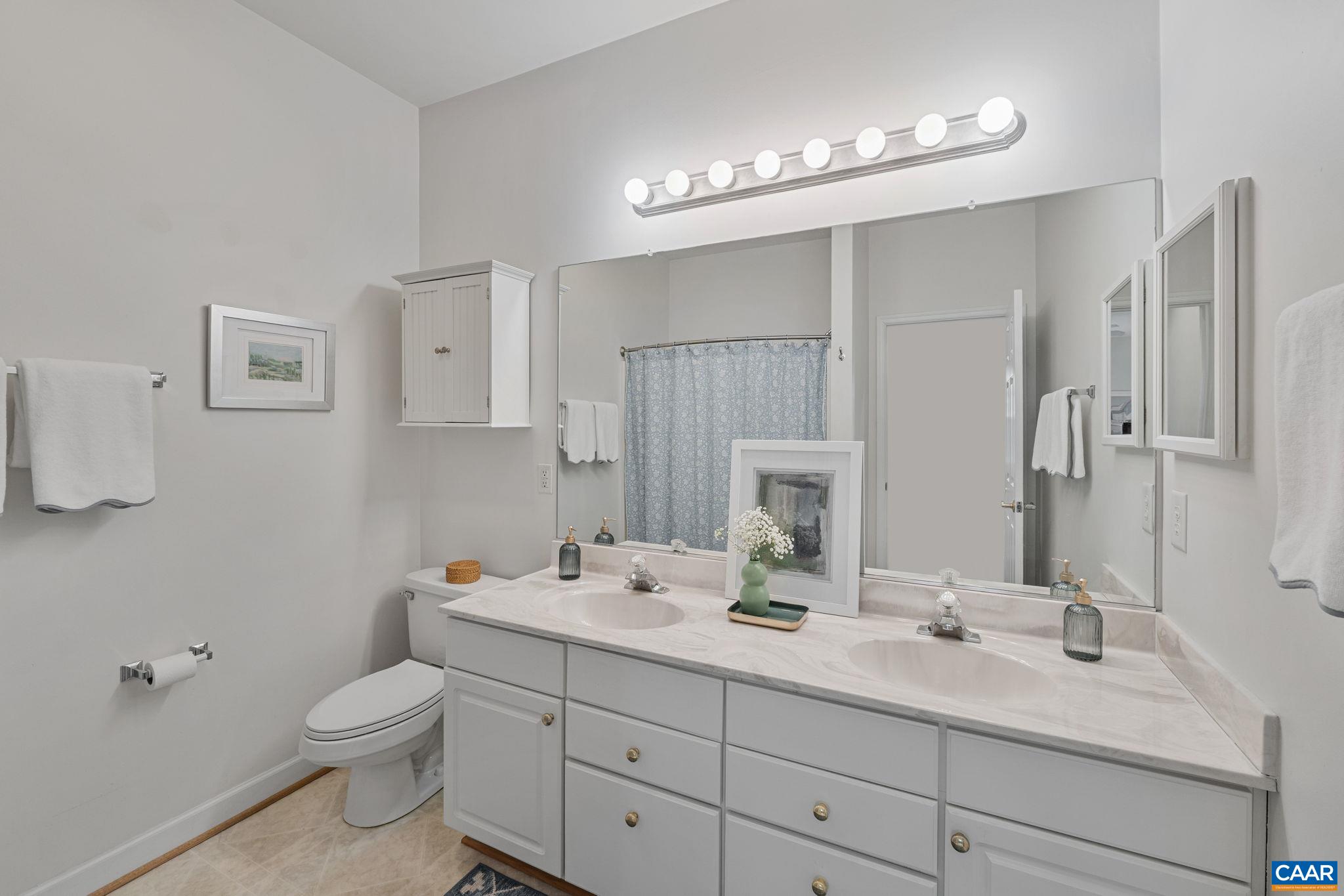 2325 RAVENSWOOD CT