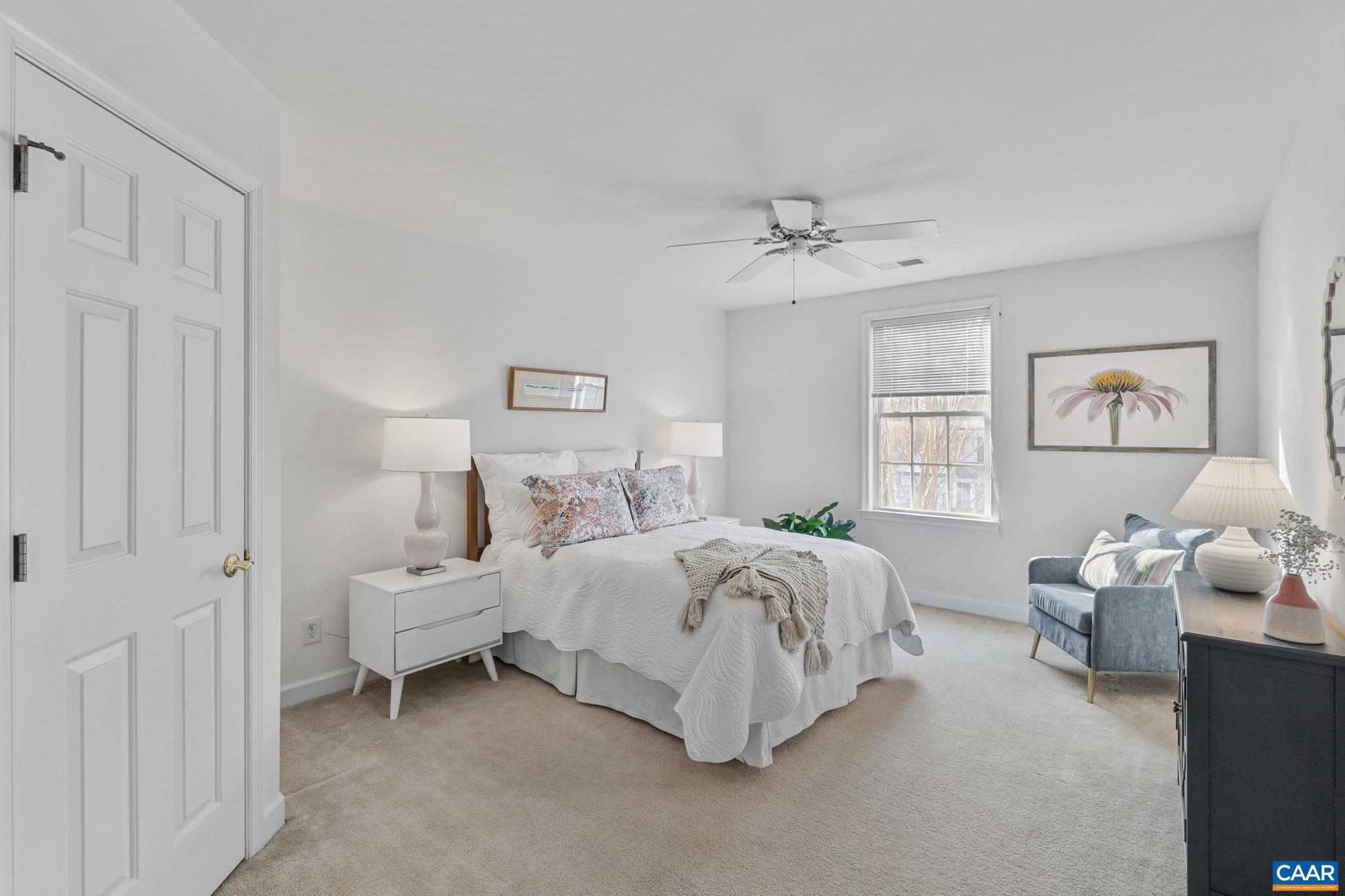 2325 RAVENSWOOD CT