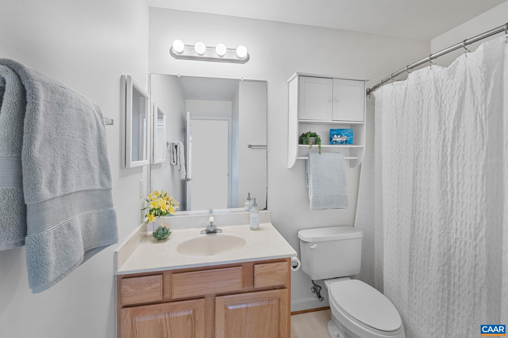 2325 RAVENSWOOD CT