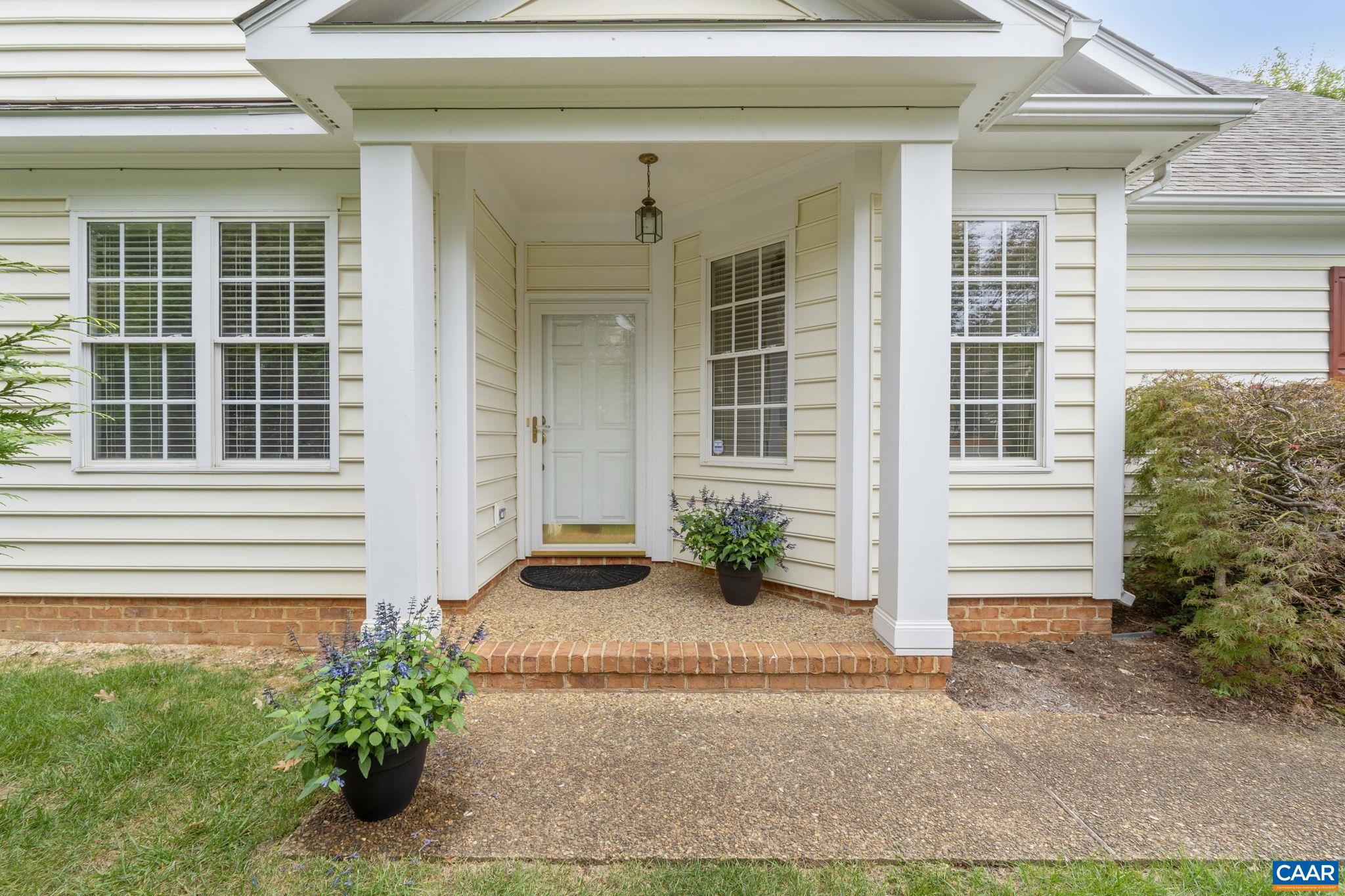 2325 RAVENSWOOD CT