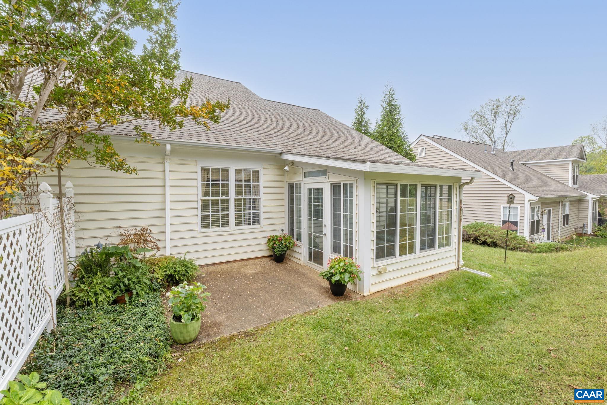 2325 RAVENSWOOD CT