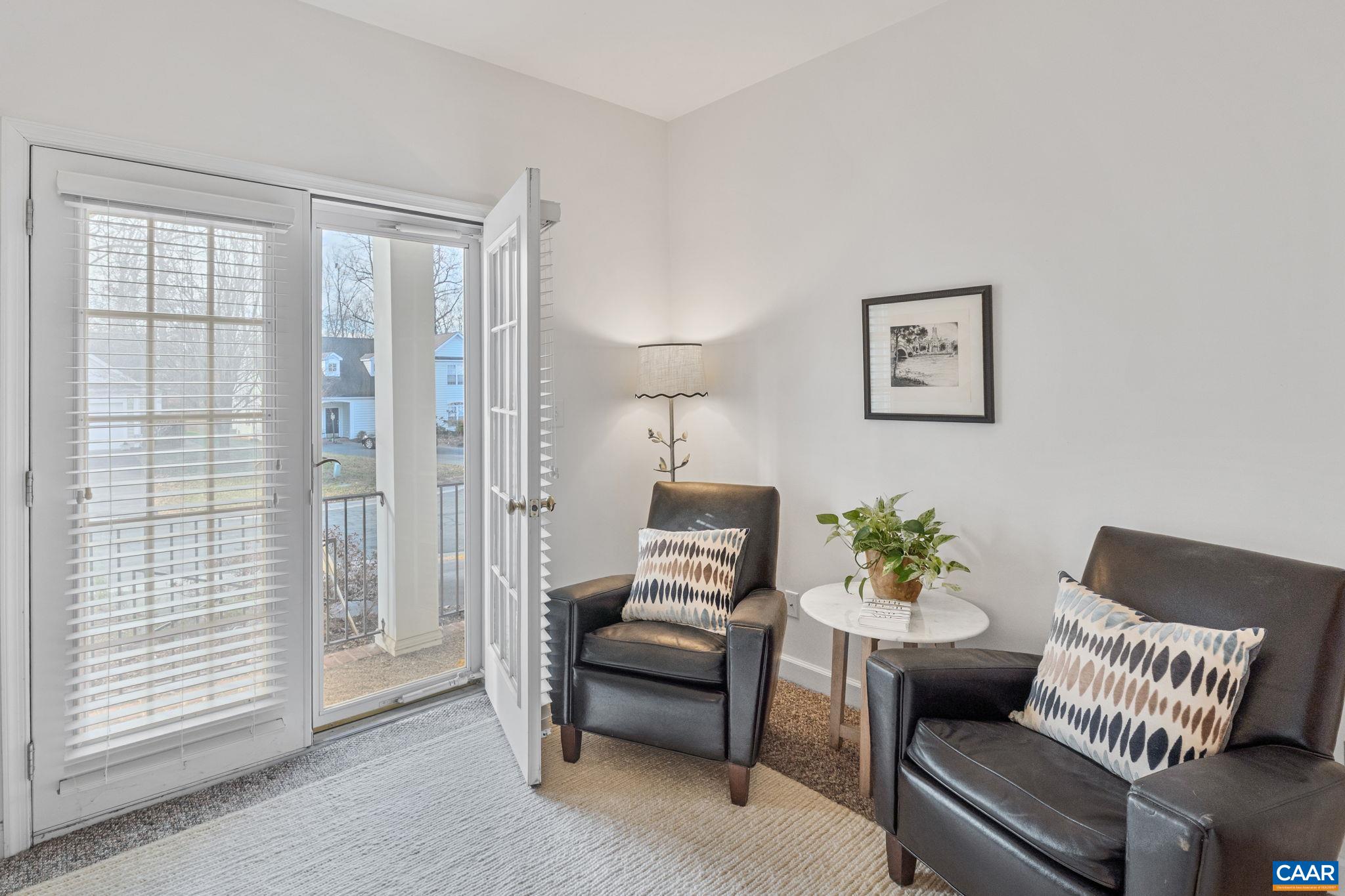 2325 RAVENSWOOD CT