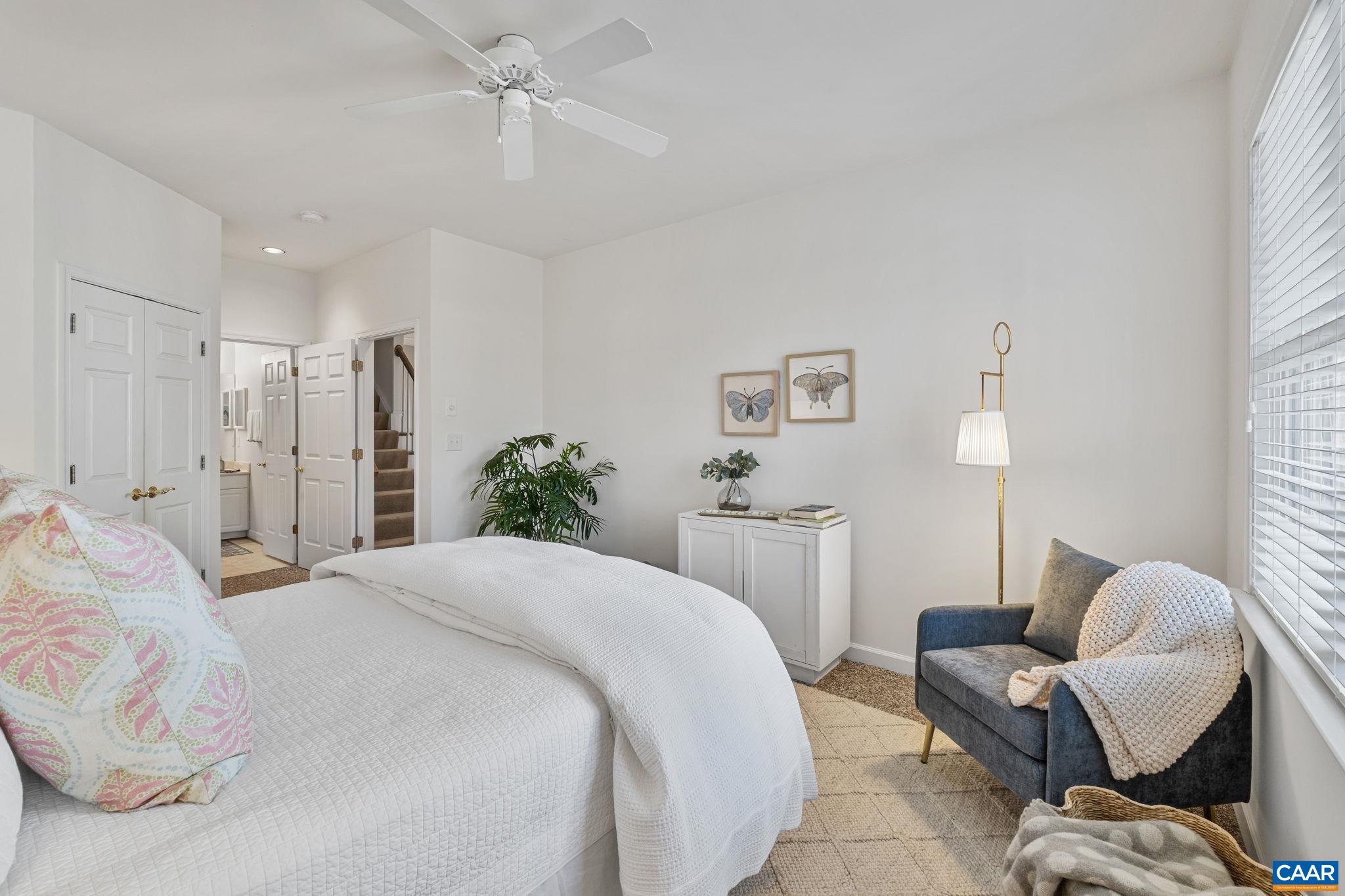 2325 RAVENSWOOD CT
