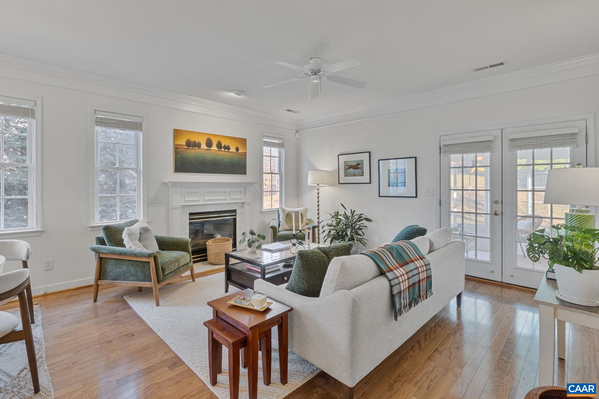2325 RAVENSWOOD CT