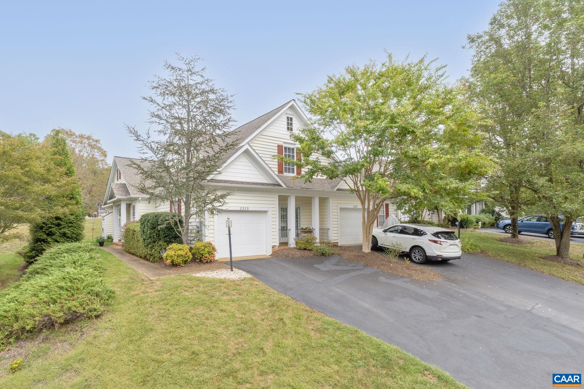2325 RAVENSWOOD CT