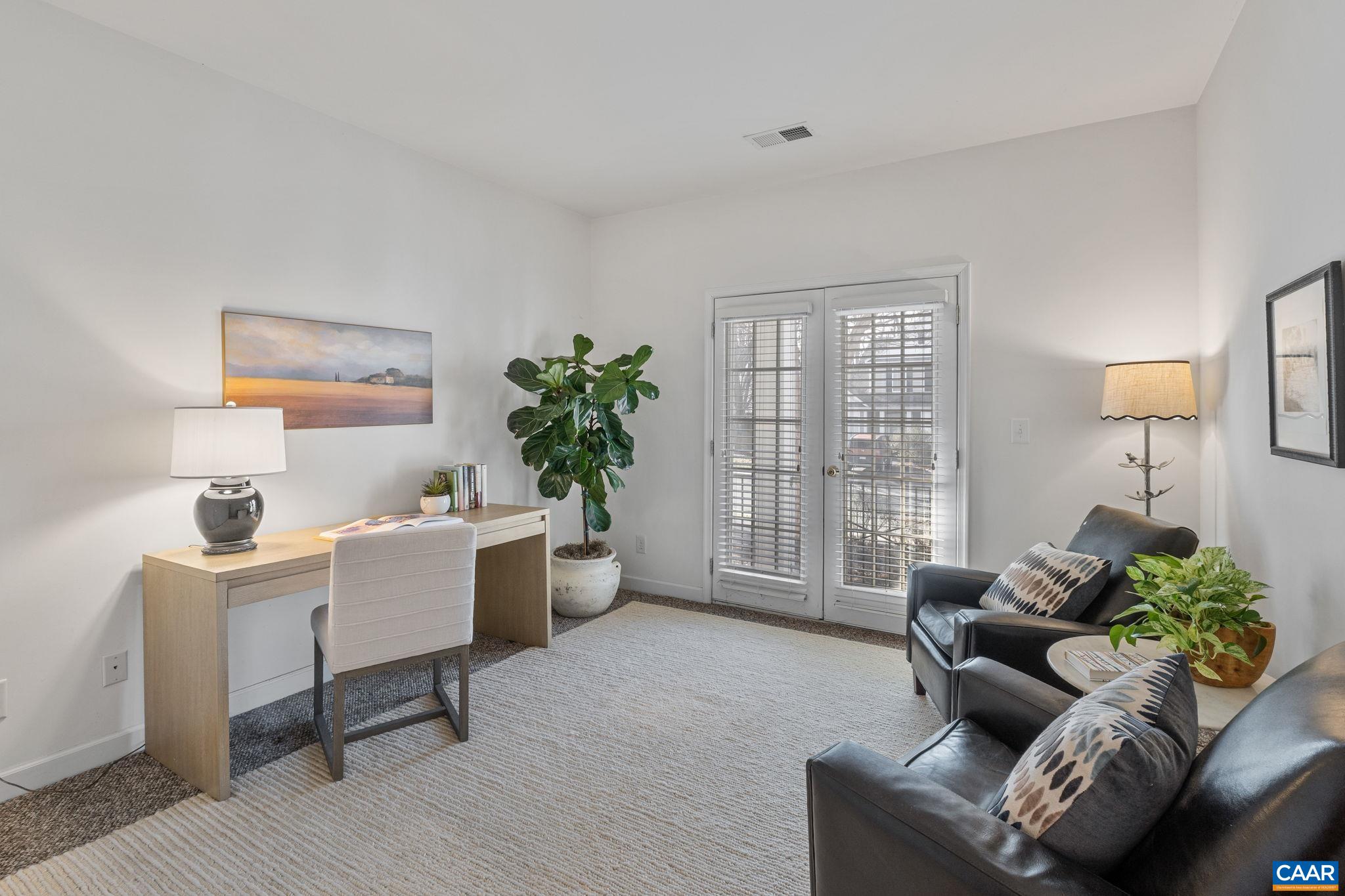 2325 RAVENSWOOD CT