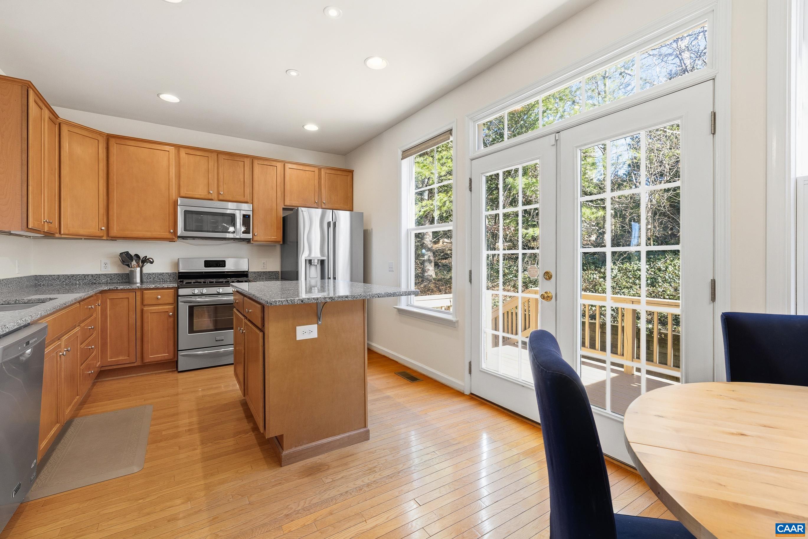 1372 STONEY RIDGE RD