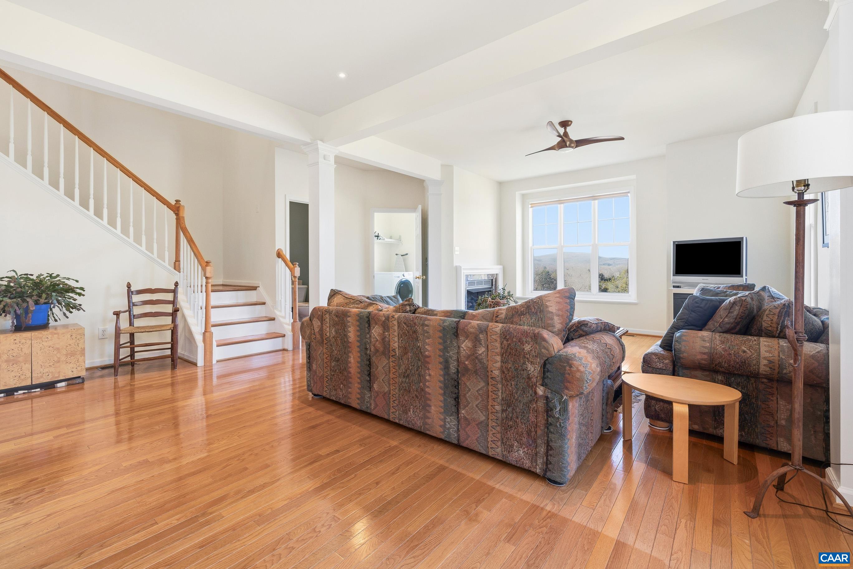 1372 STONEY RIDGE RD