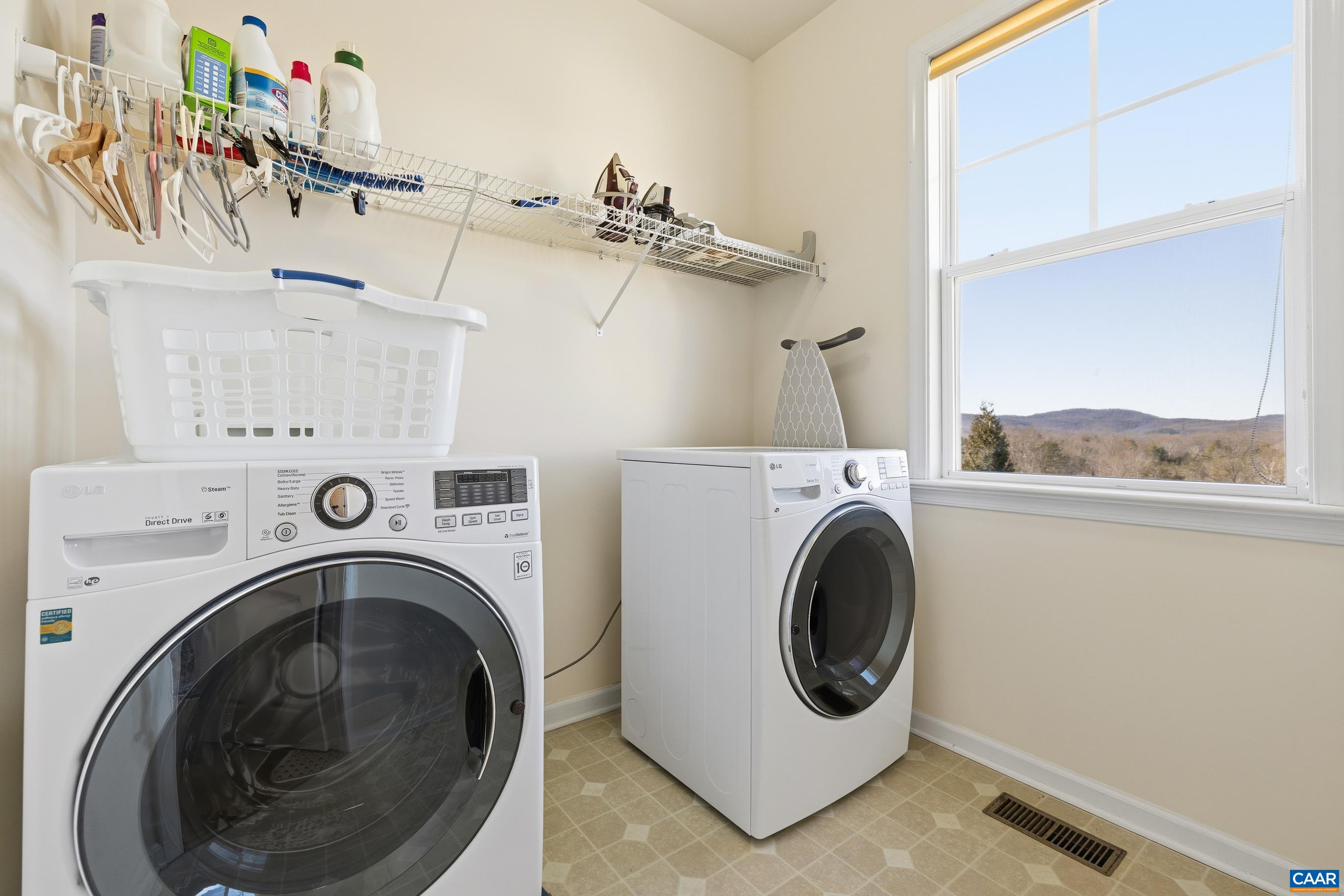 1372 STONEY RIDGE RD