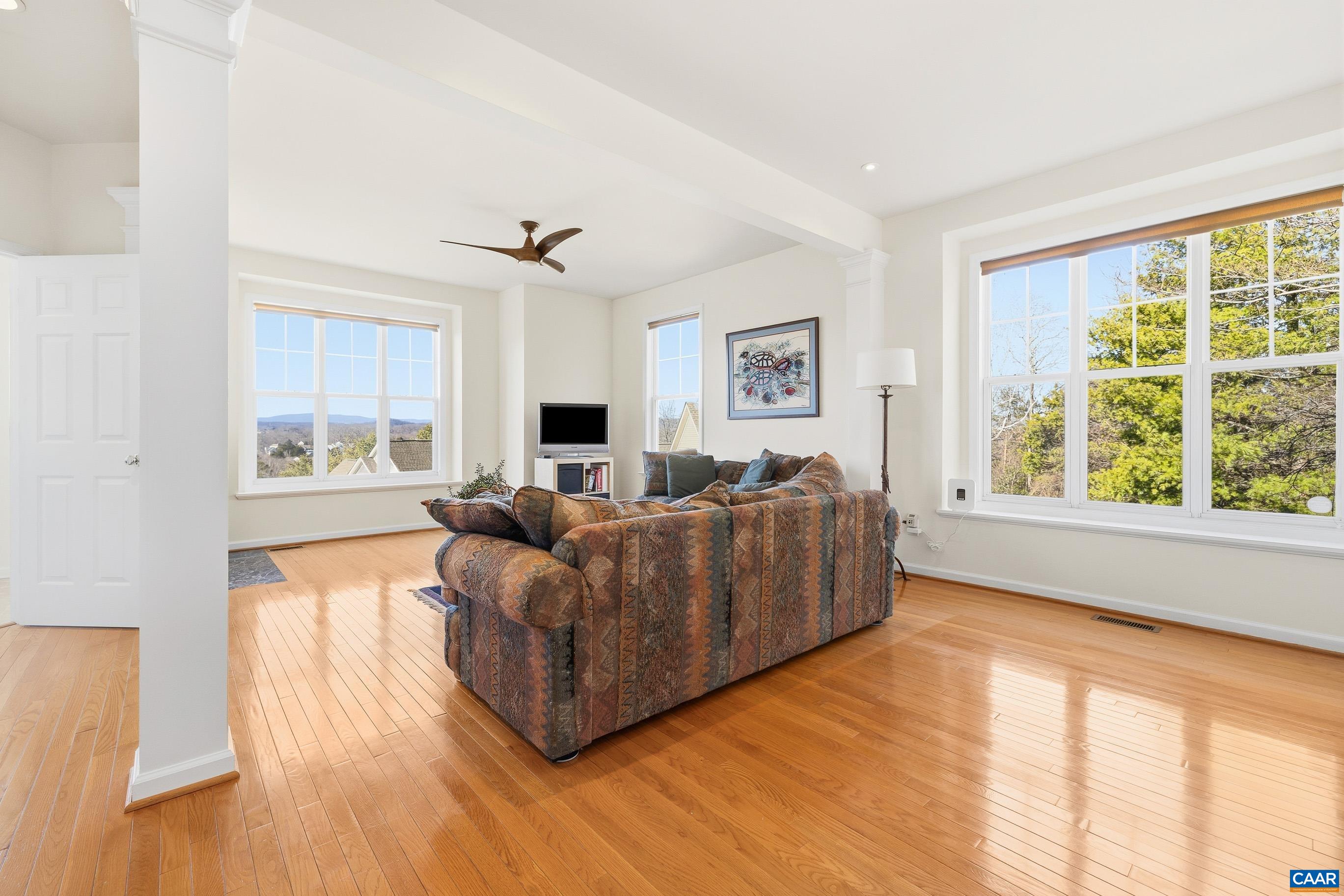 1372 STONEY RIDGE RD