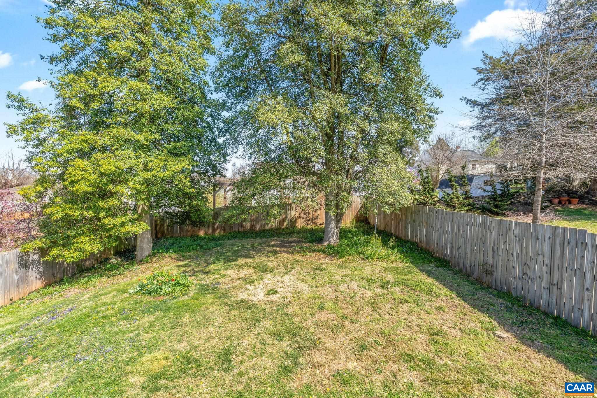 1007 MONTROSE AVE