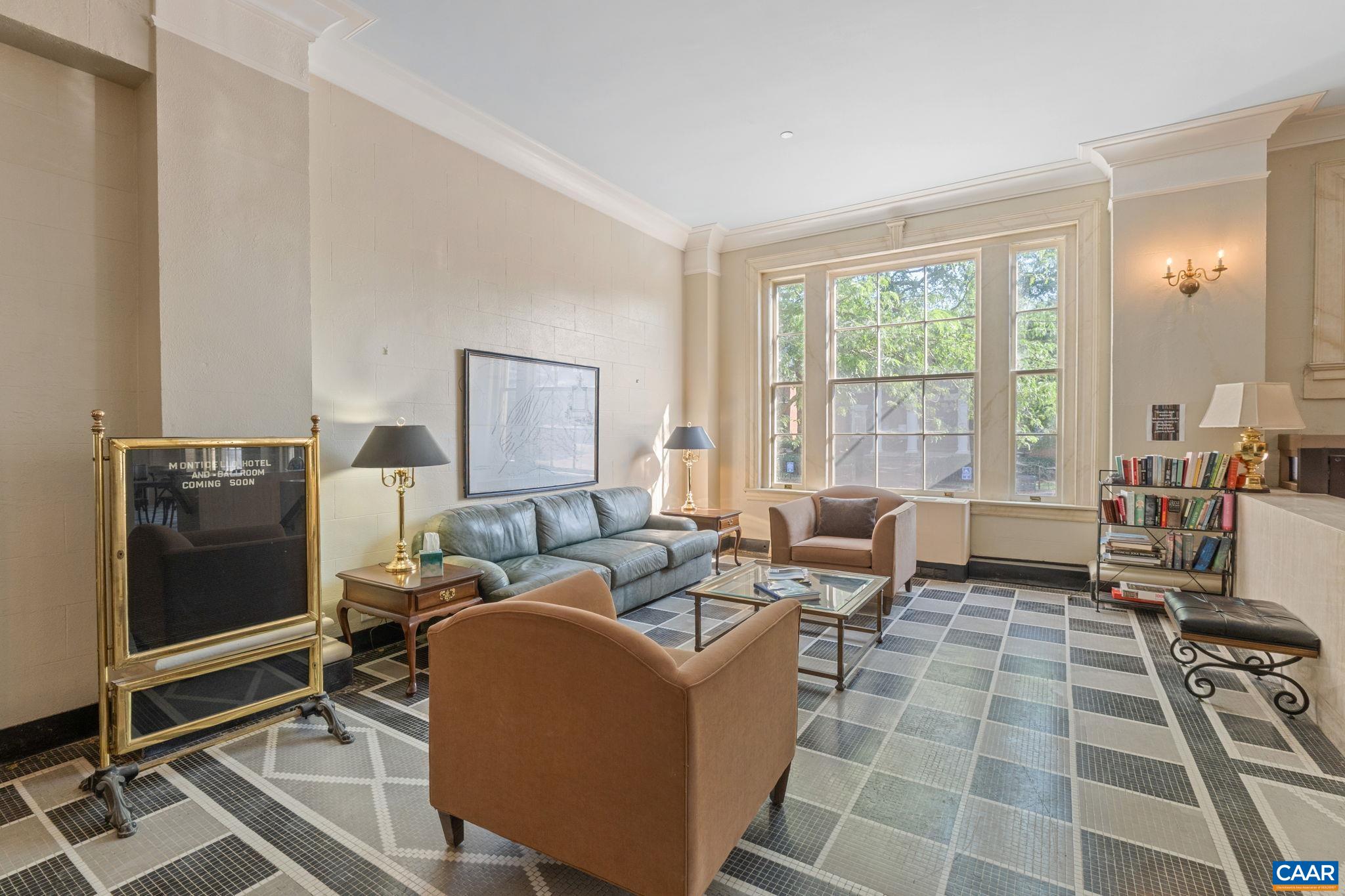 500 COURT SQ Unit: 406