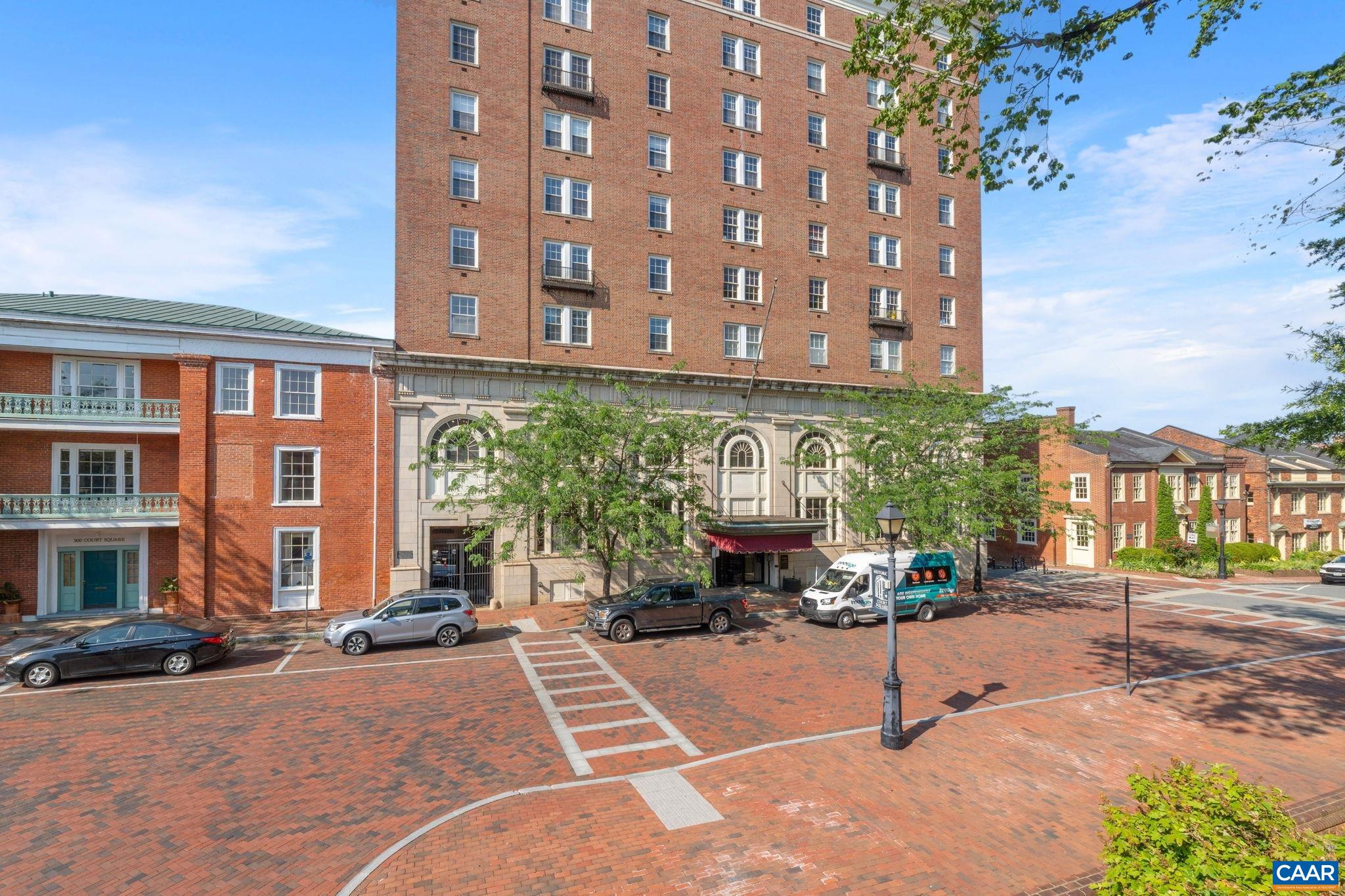 500 COURT SQ Unit: 406
