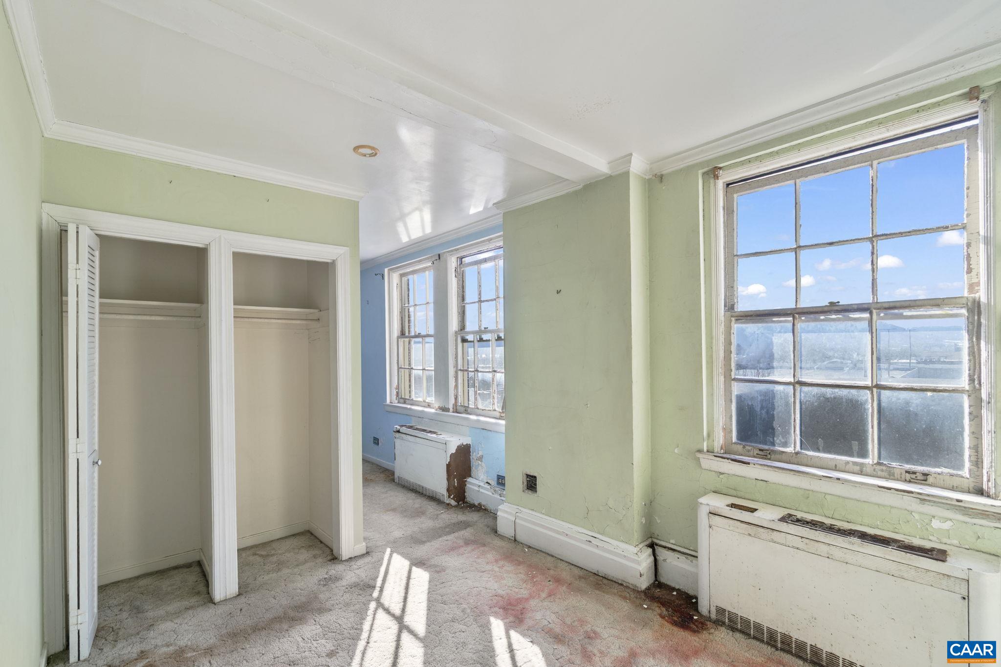 500 COURT SQ Unit: 406