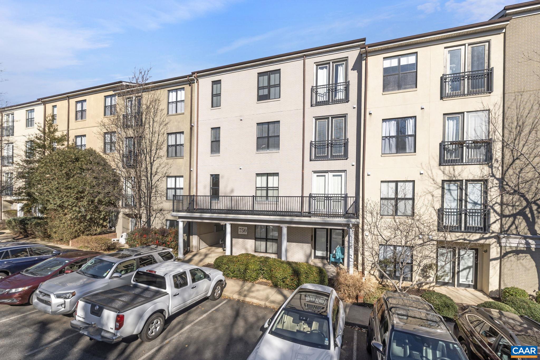 750 WALKER SQ Unit: 3B