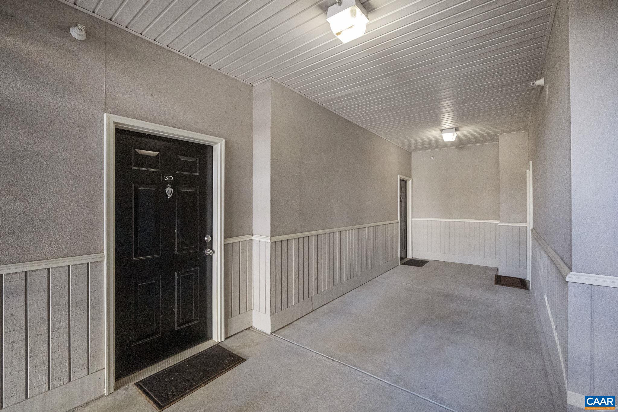 750 WALKER SQ Unit: 3B