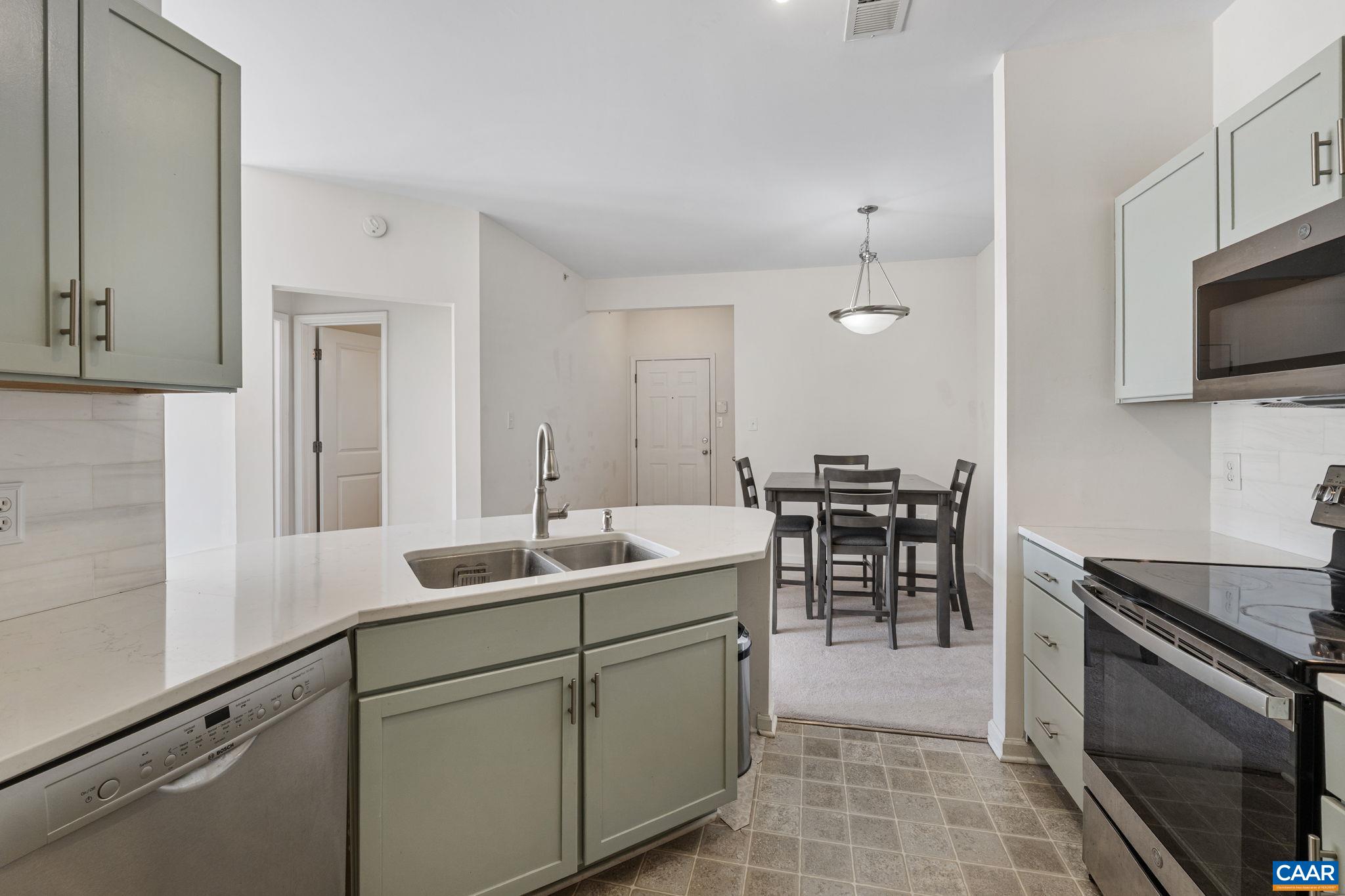 750 WALKER SQ Unit: 3B