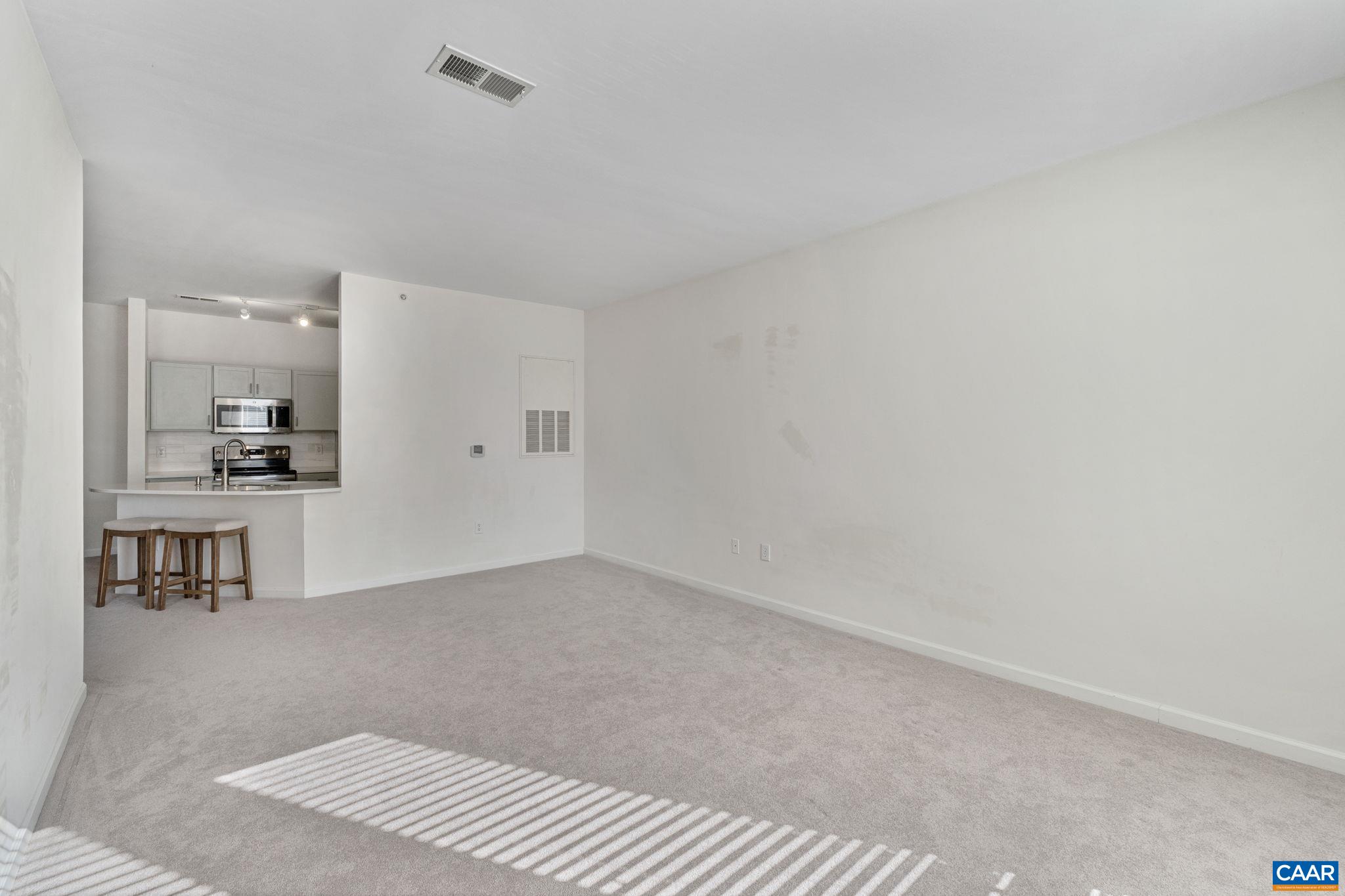 750 WALKER SQ Unit: 3B