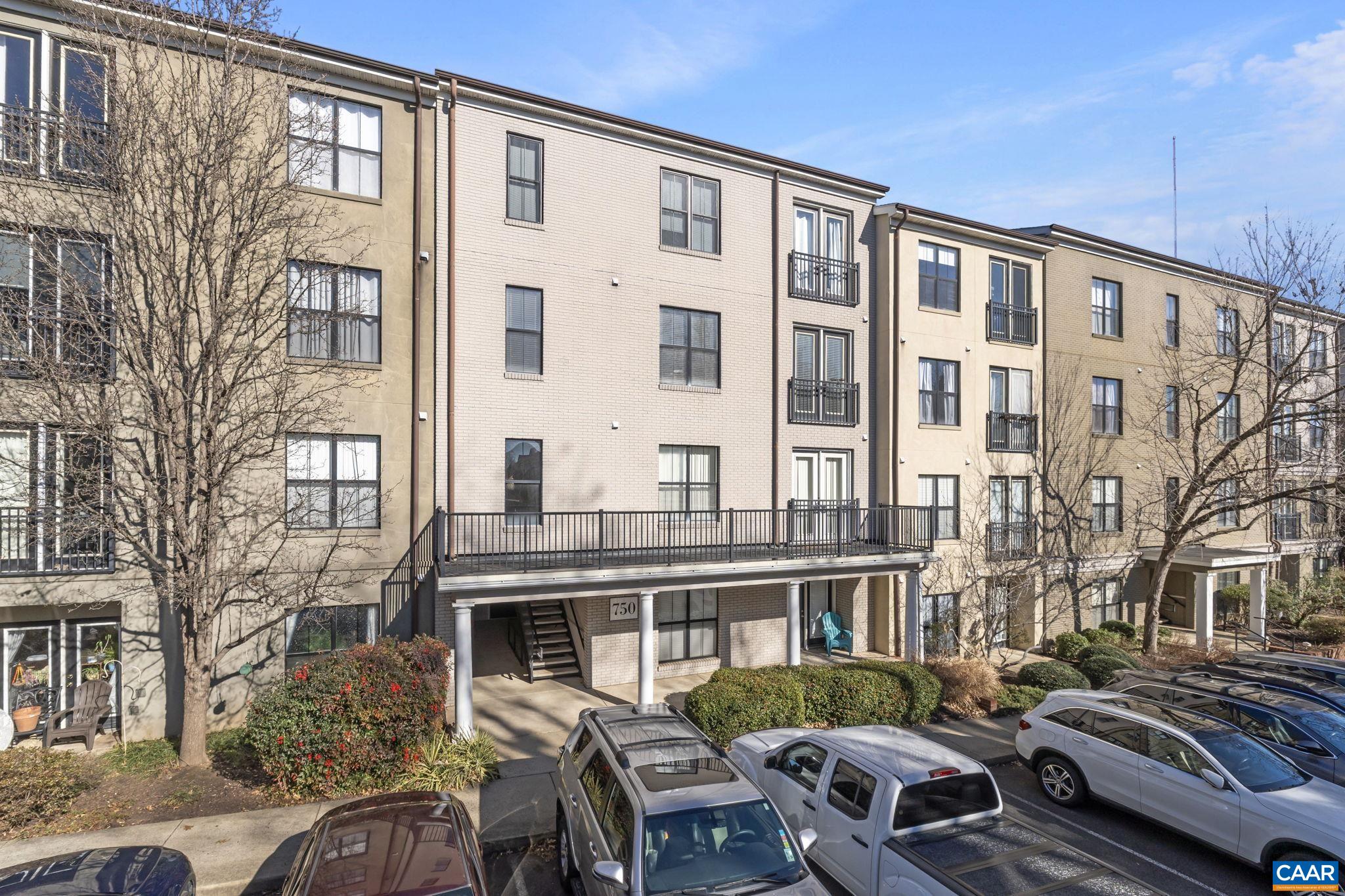 750 WALKER SQ Unit: 3B