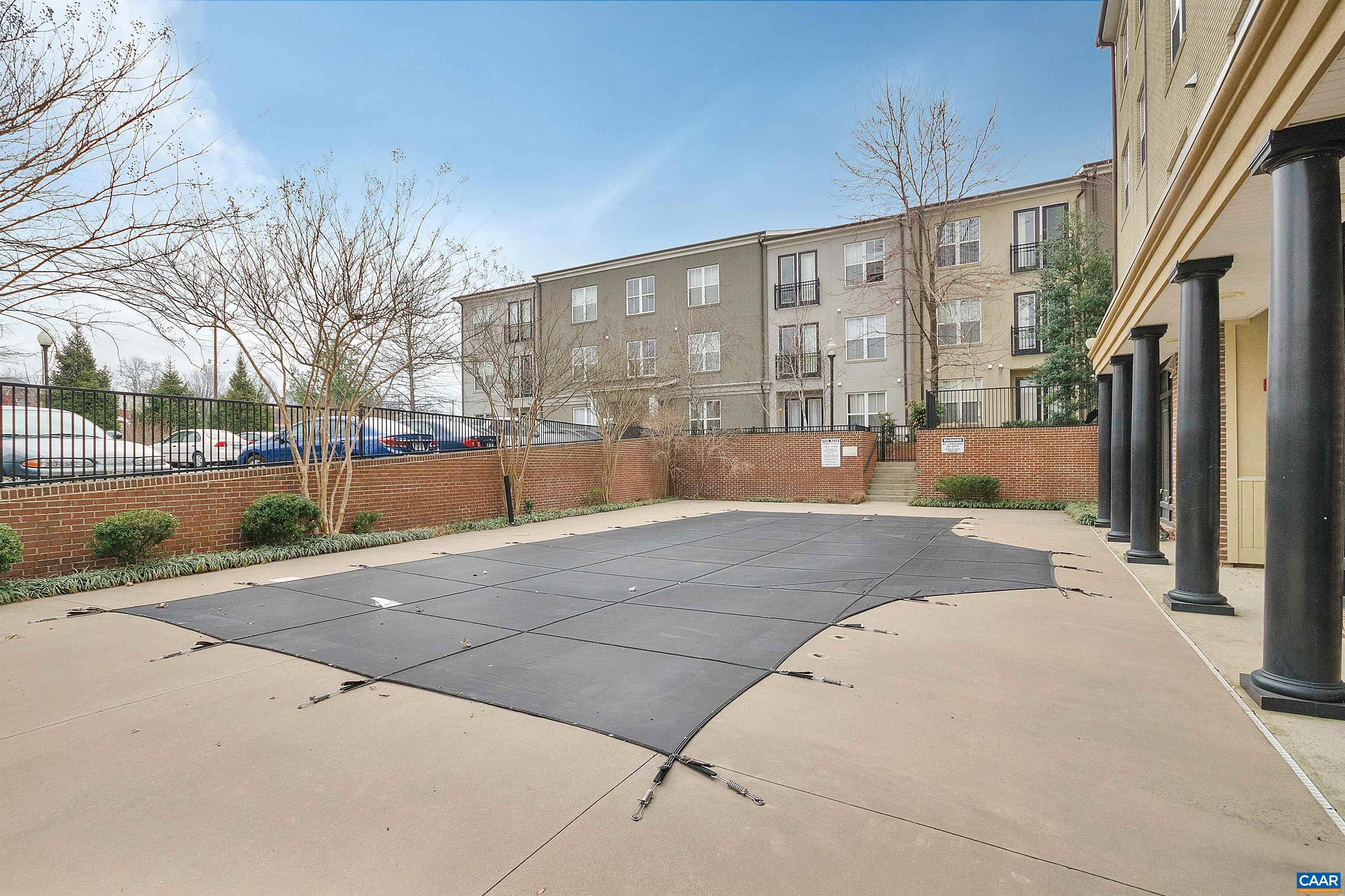 750 WALKER SQ Unit: 3B