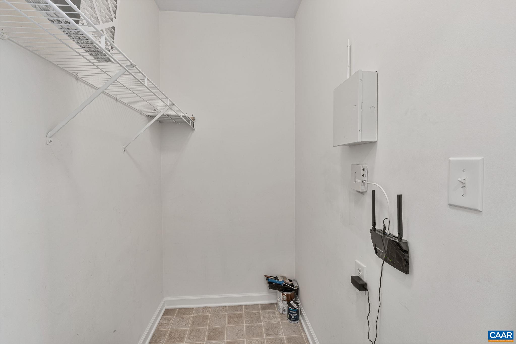 750 WALKER SQ Unit: 3B