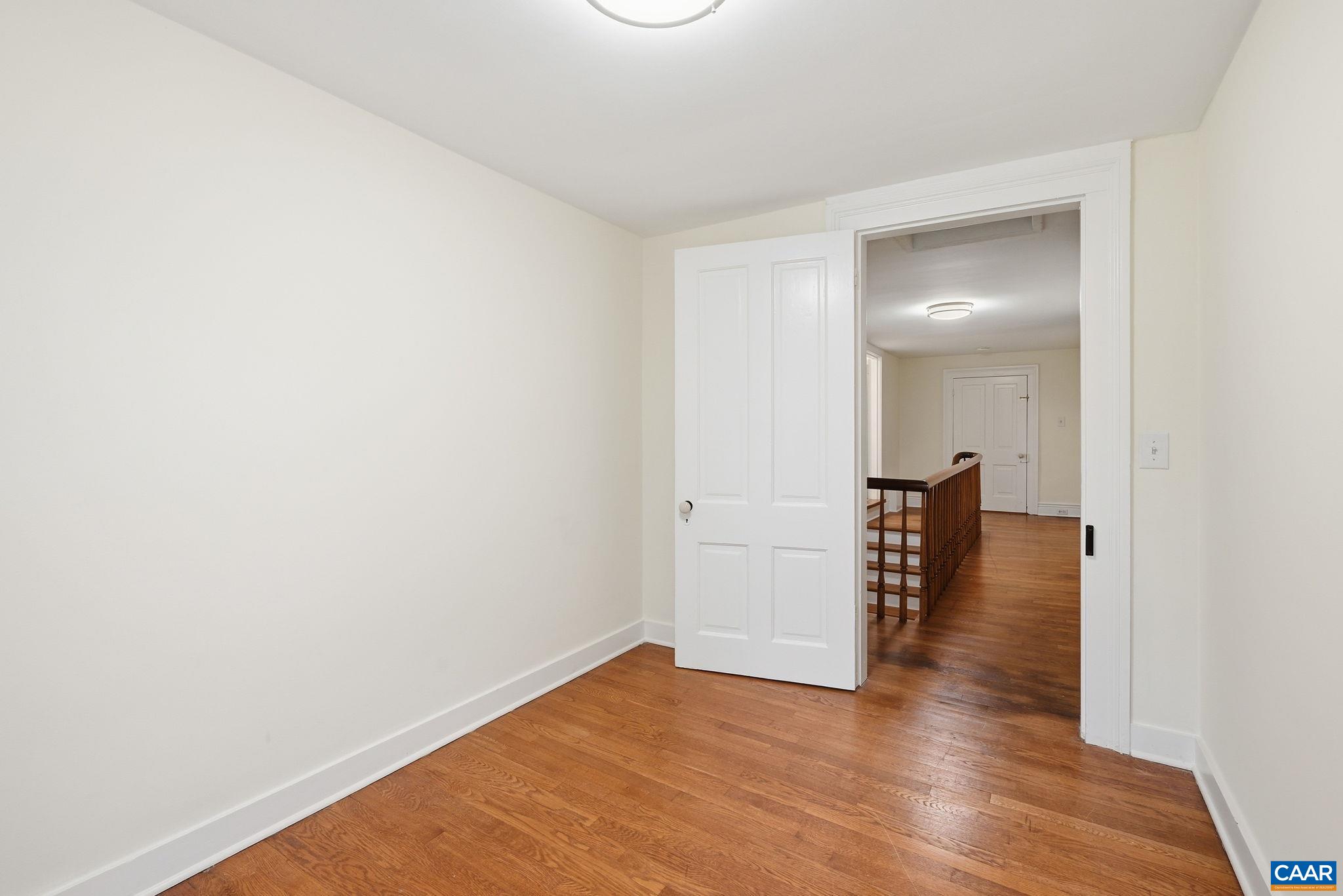 204 HOLLADAY AVE