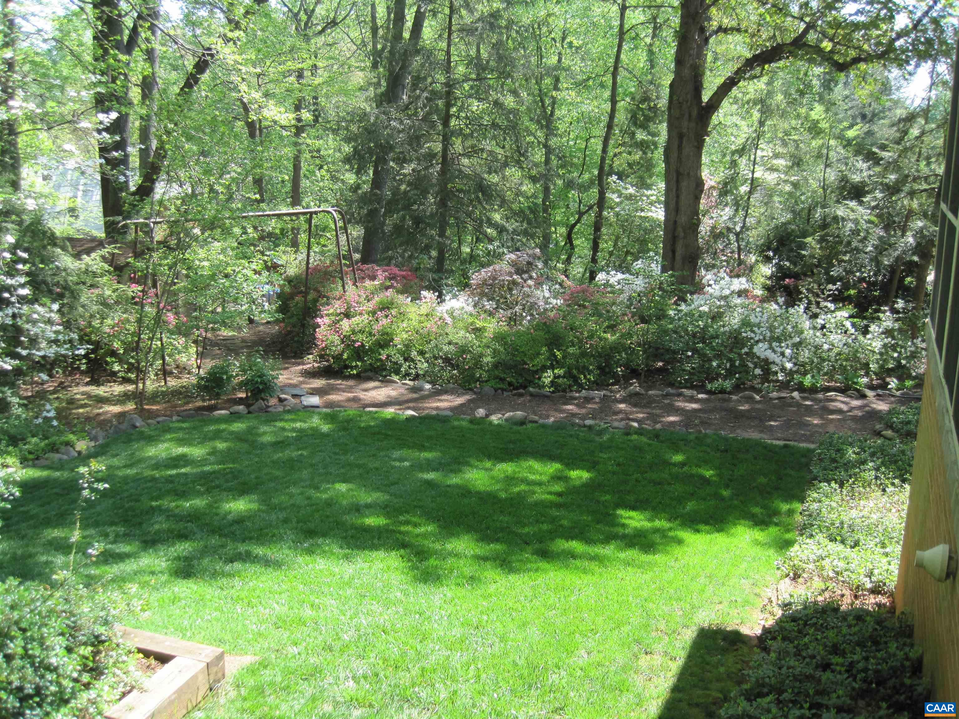 1413 FOXBROOK LN