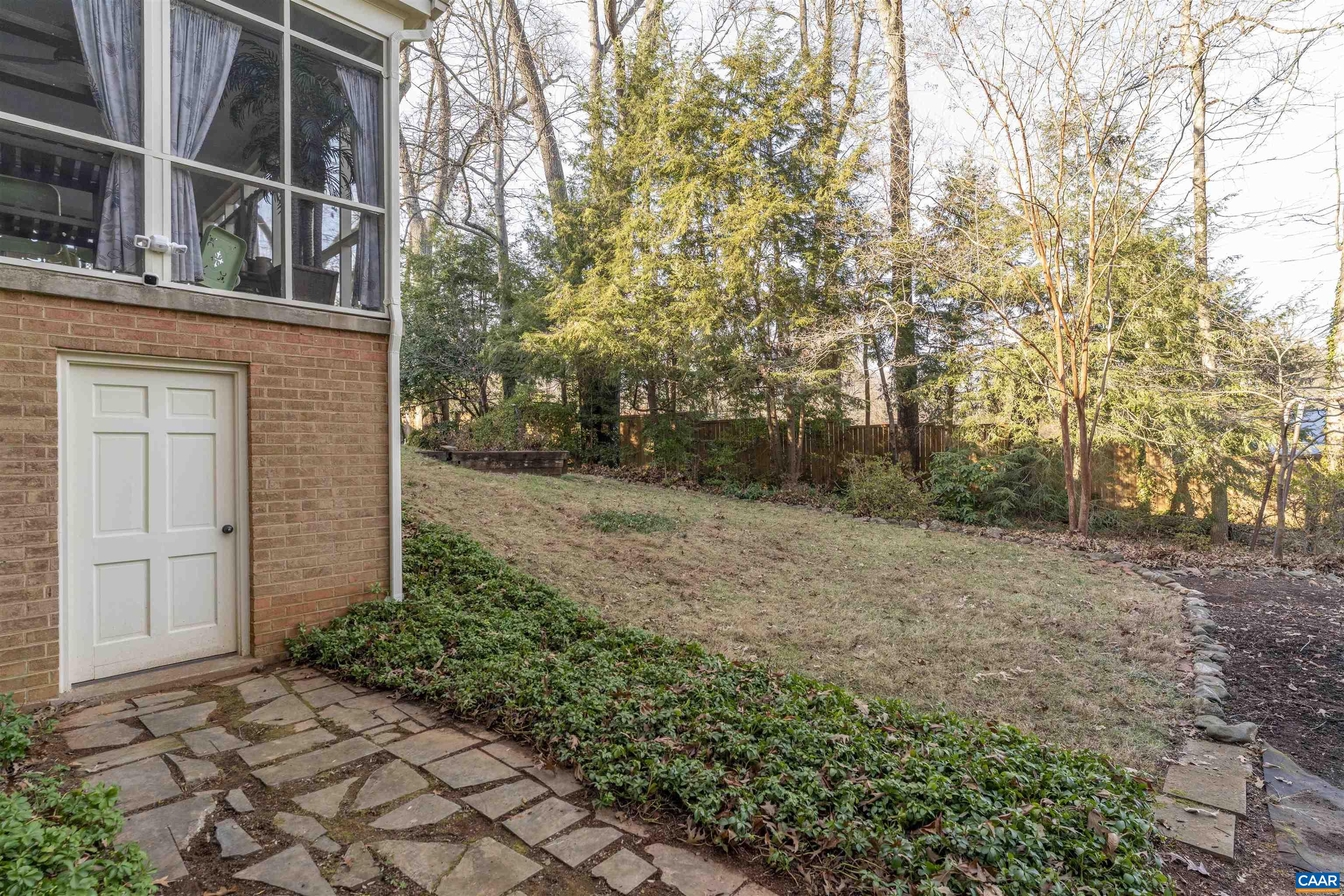 1413 FOXBROOK LN