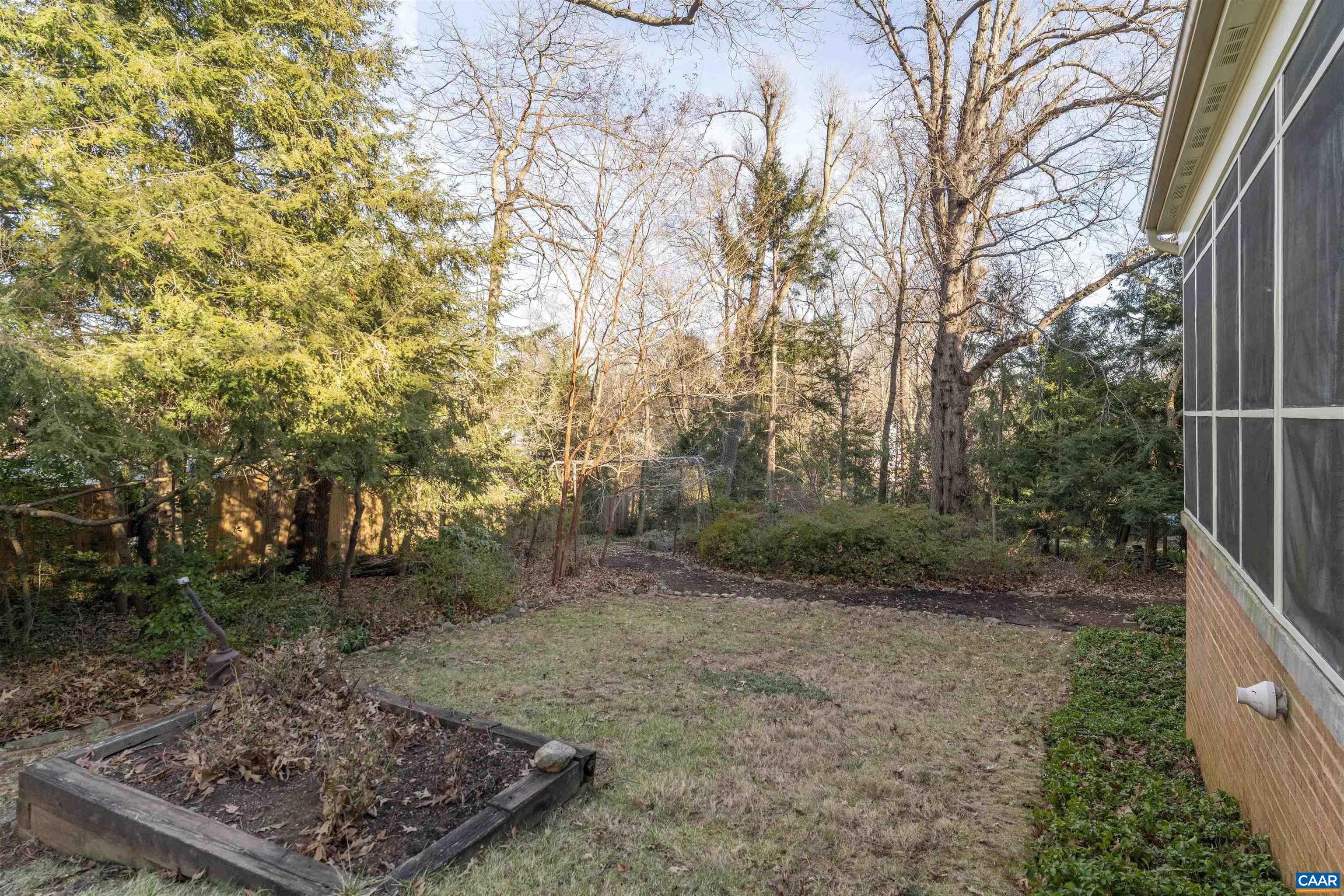 1413 FOXBROOK LN