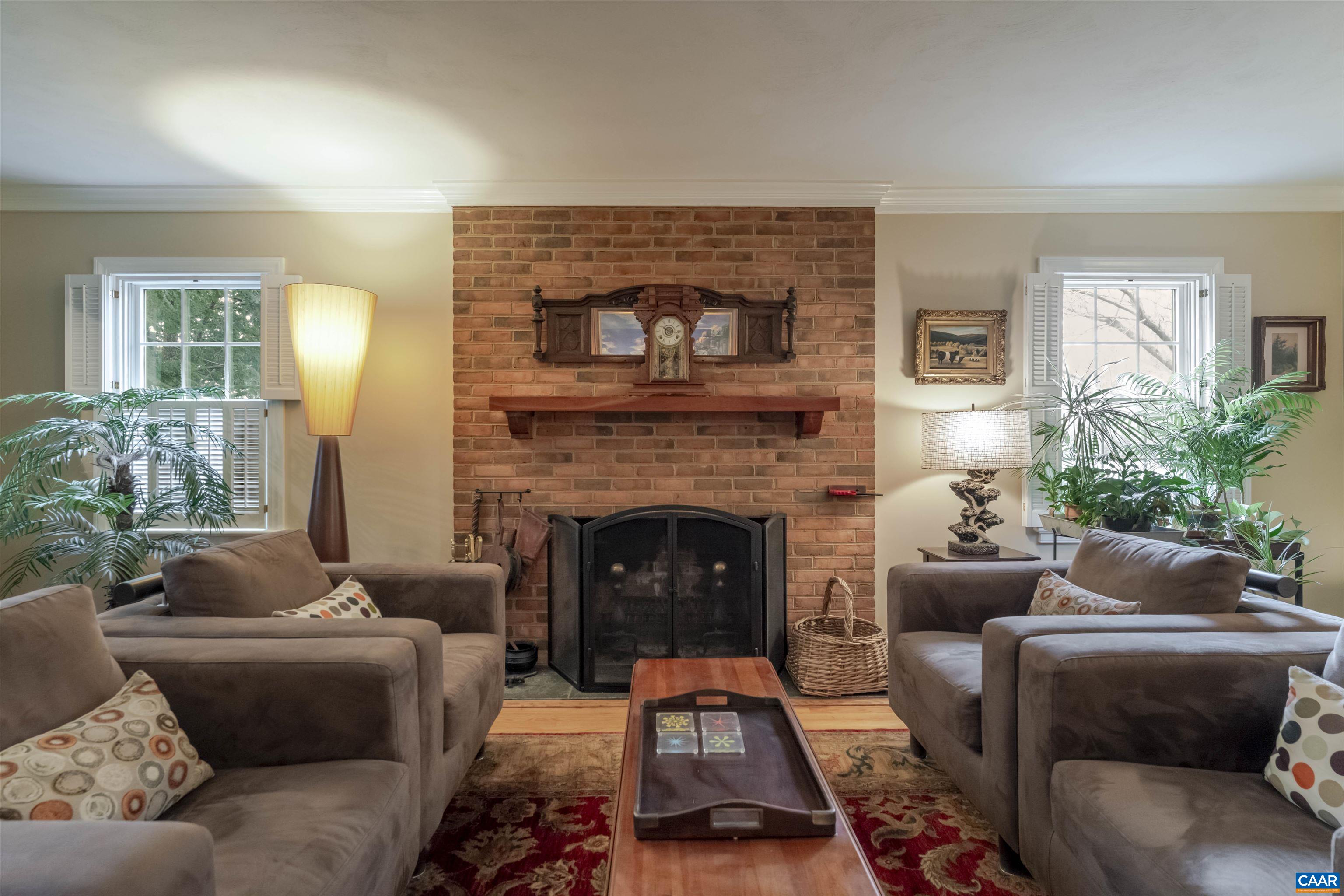 1413 FOXBROOK LN