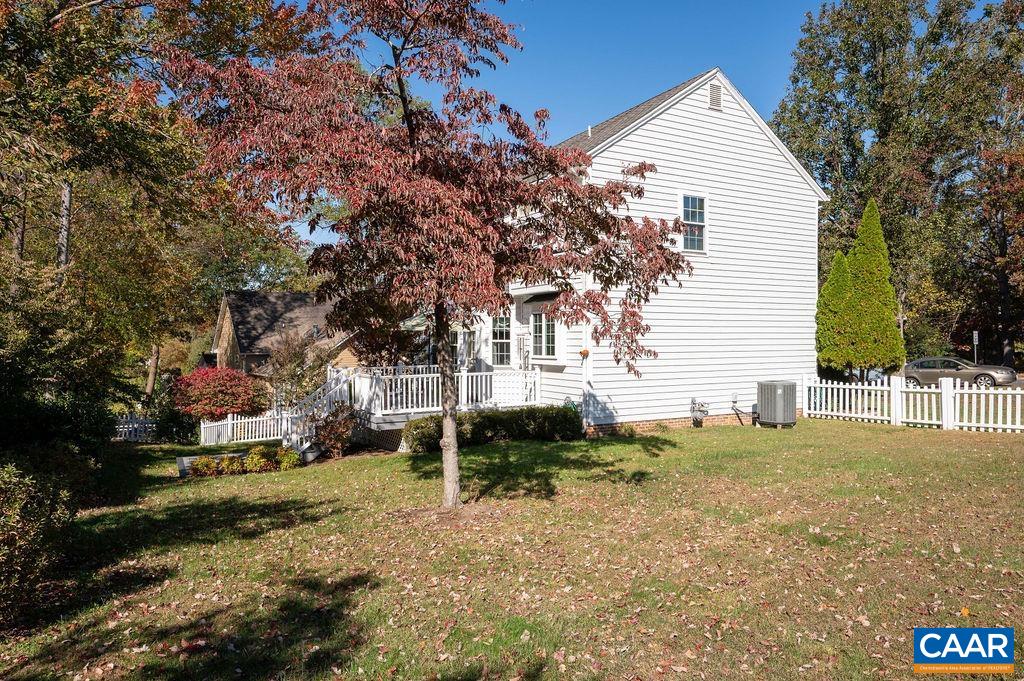 1101 TOWNE LN