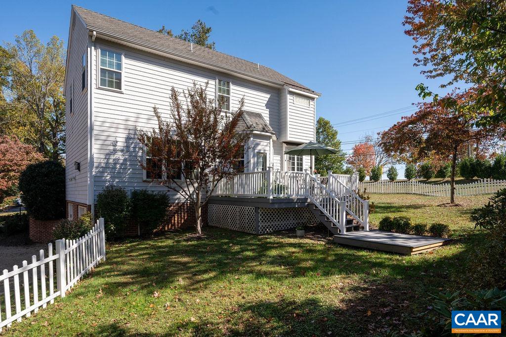 1101 TOWNE LN