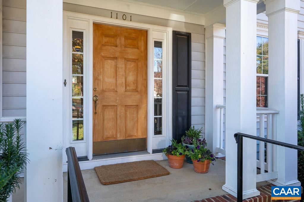 1101 TOWNE LN