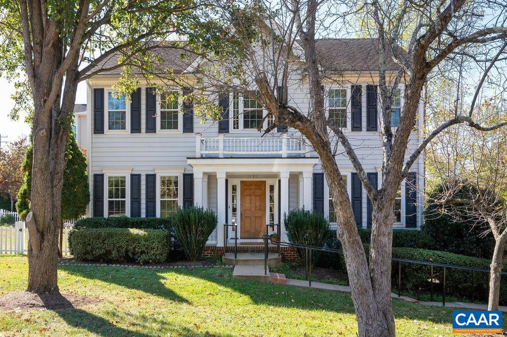1101 TOWNE LN