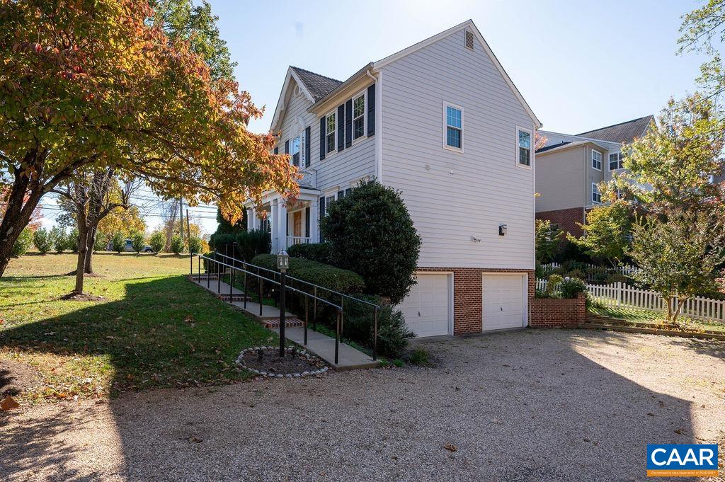 1101 TOWNE LN