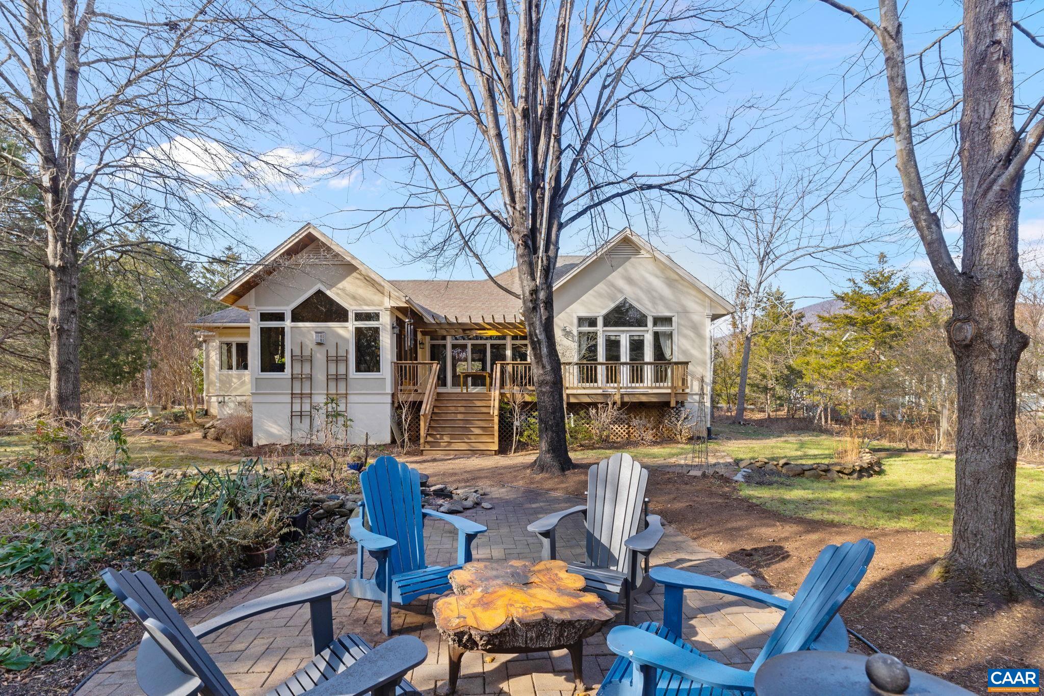 379 CEDAR MEADOW DR