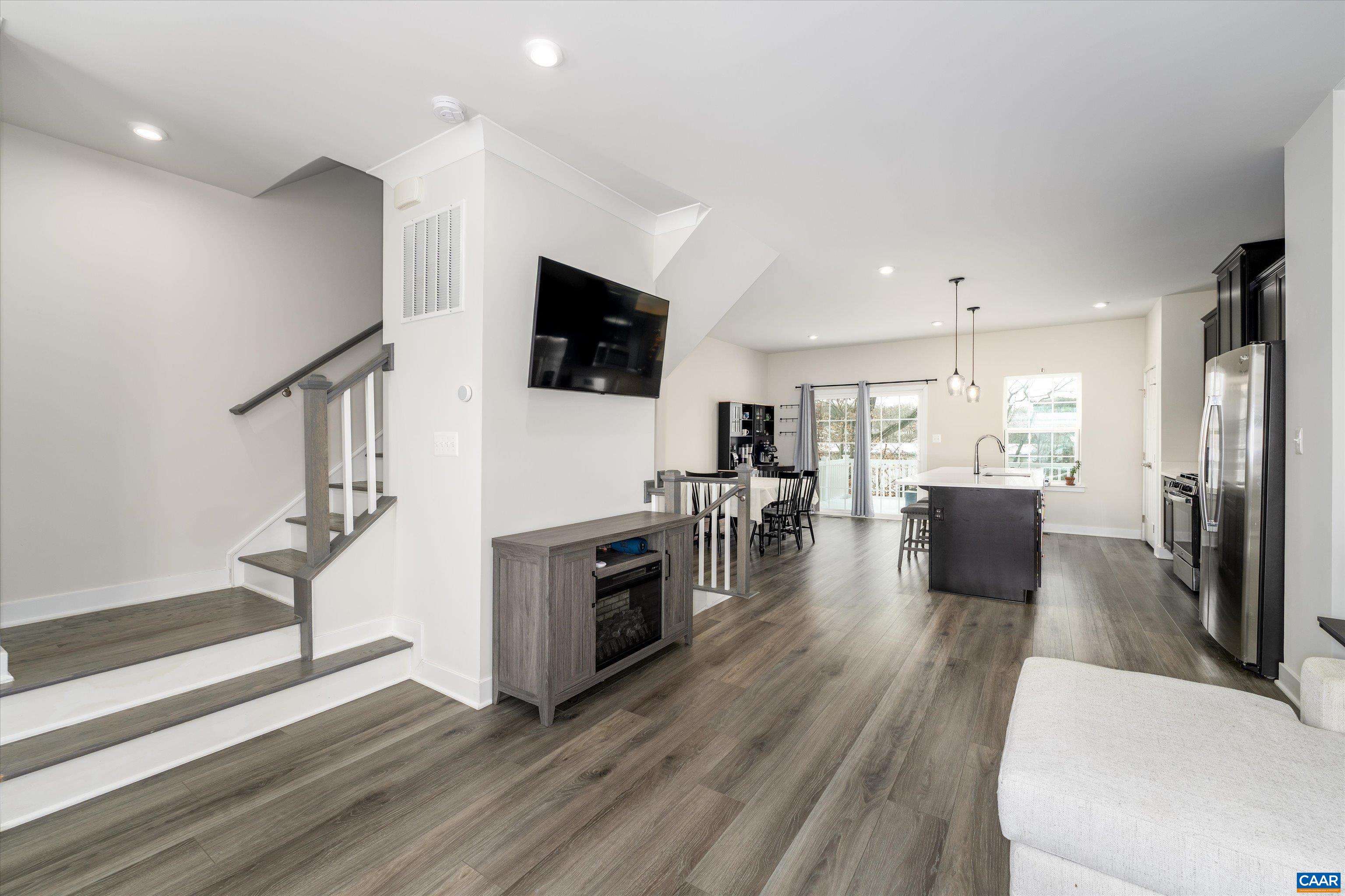 3229 ACADIA DR