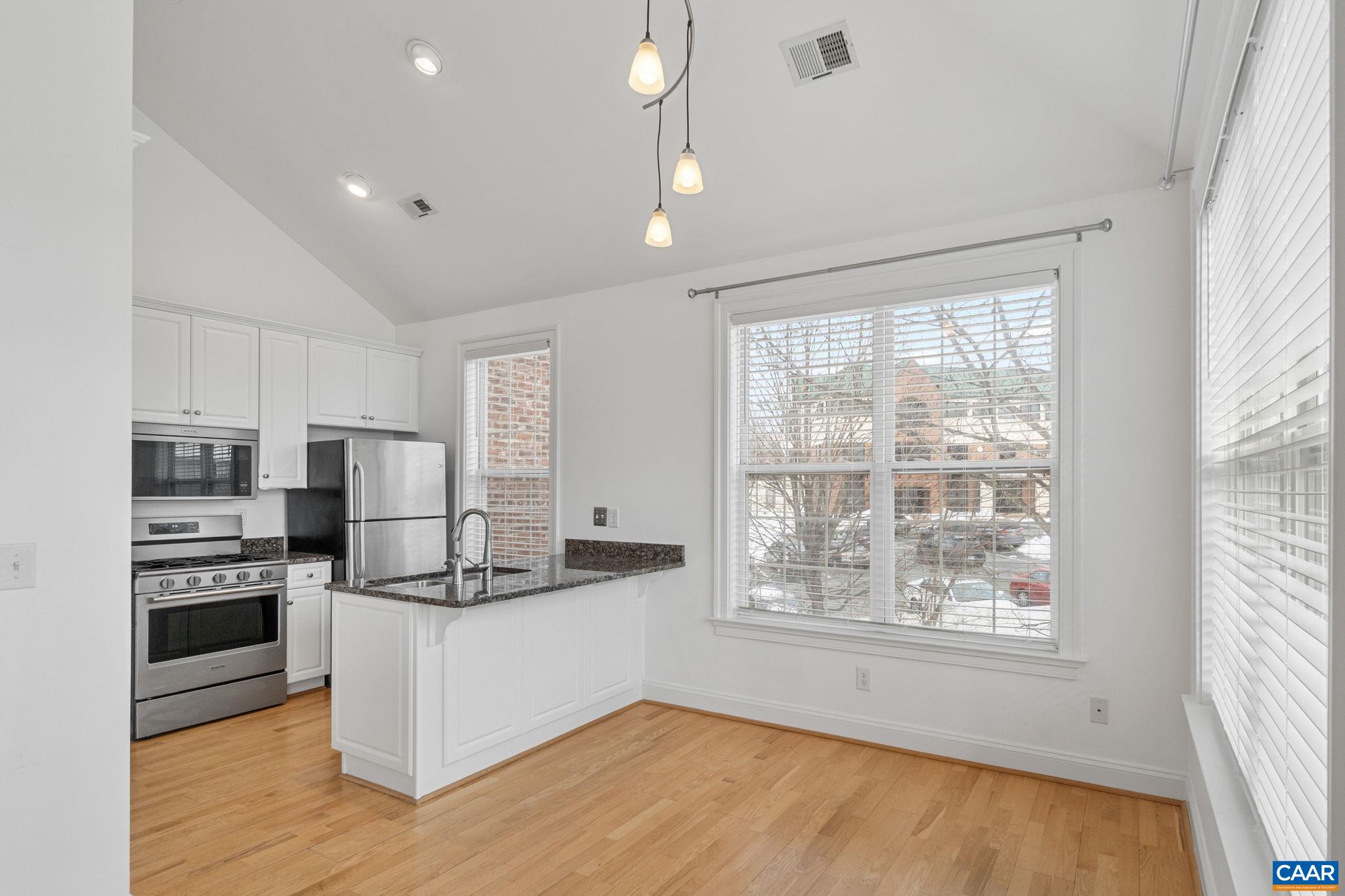 949 GLENWOOD STATION LN Unit: 202