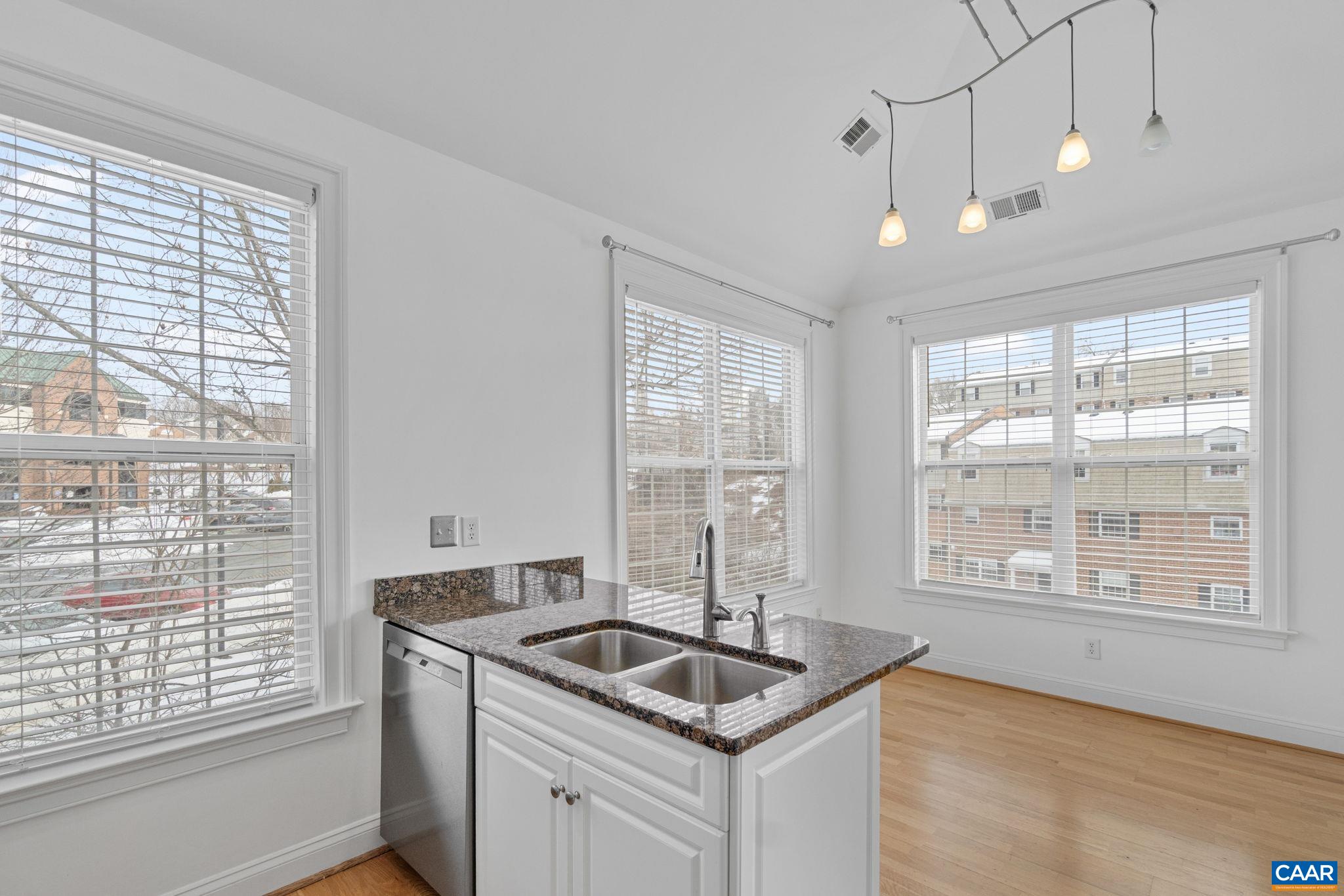 949 GLENWOOD STATION LN Unit: 202