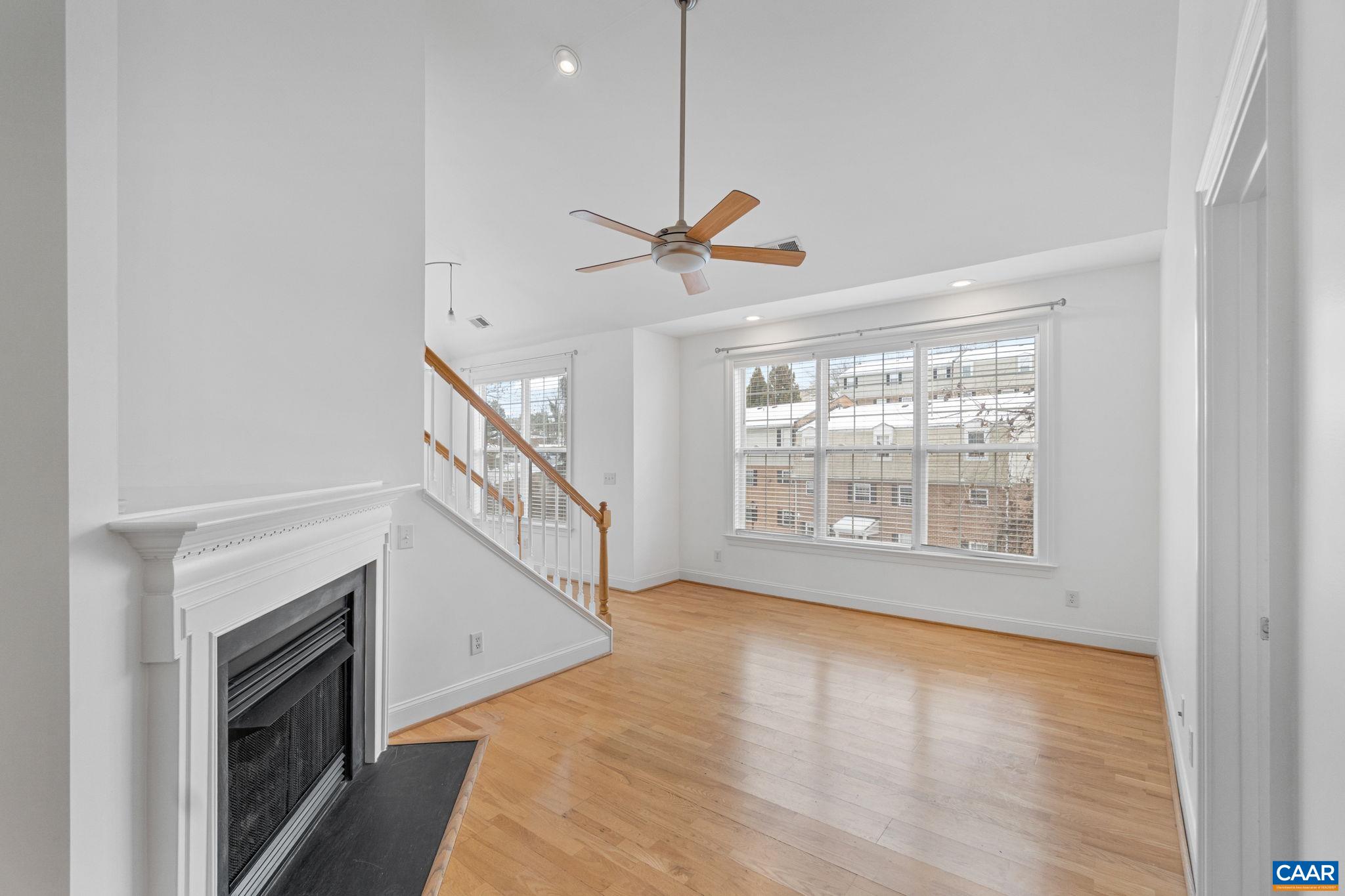 949 GLENWOOD STATION LN Unit: 202