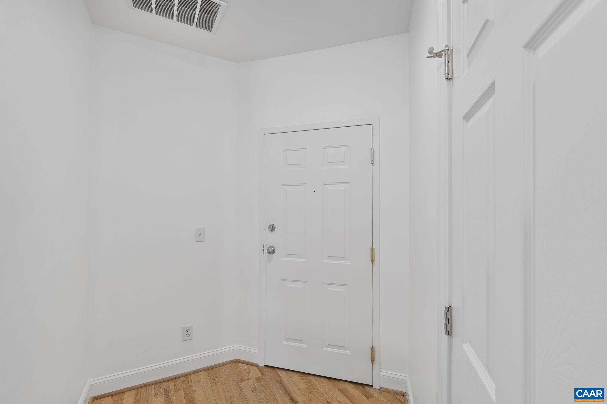 949 GLENWOOD STATION LN Unit: 202