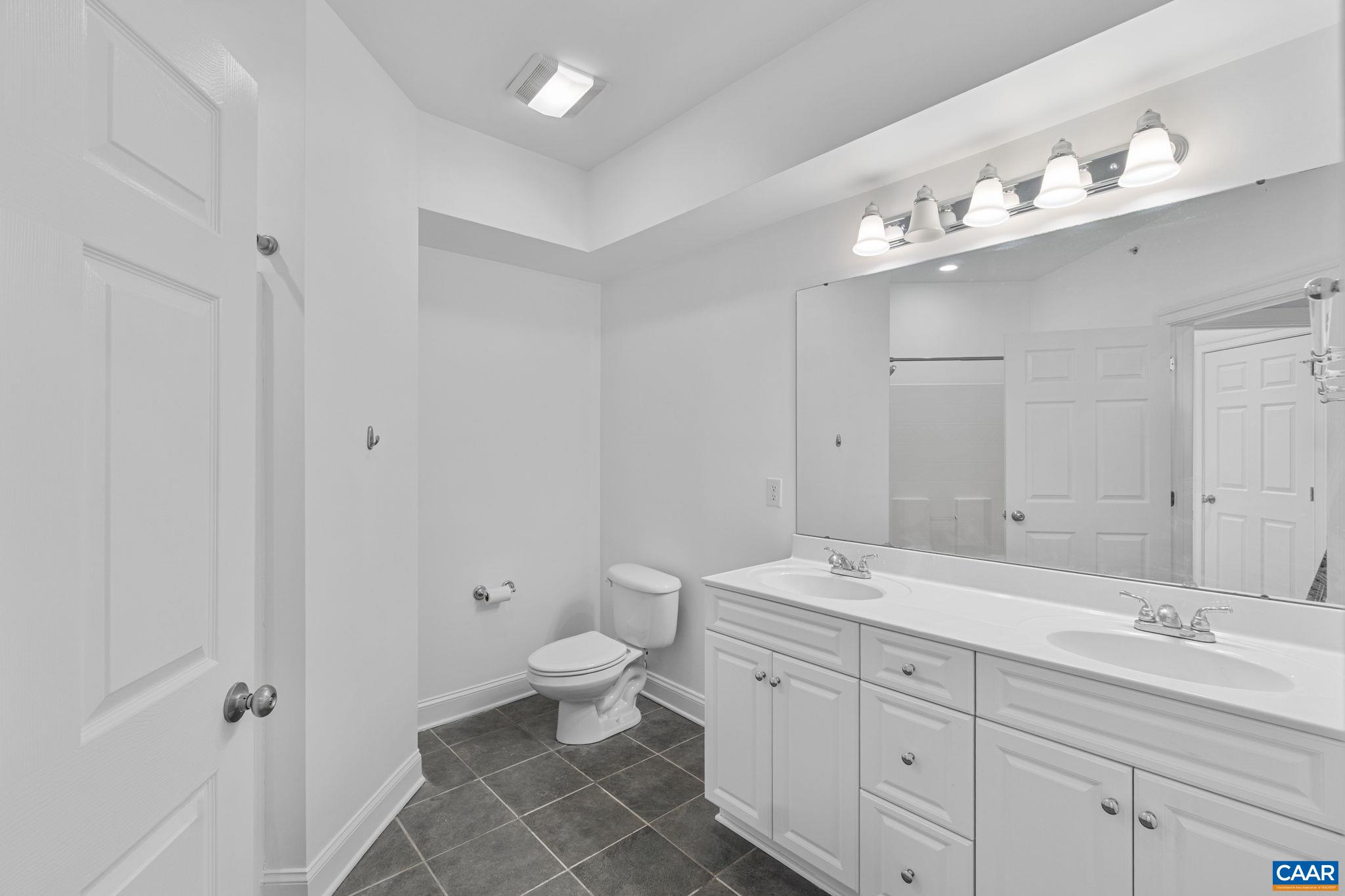 949 GLENWOOD STATION LN Unit: 202