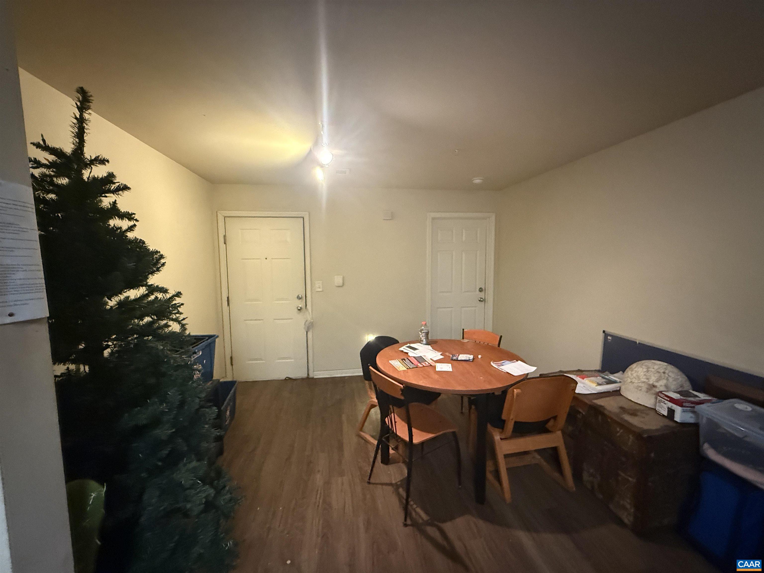 190 YELLOWSTONE DR Unit: 201