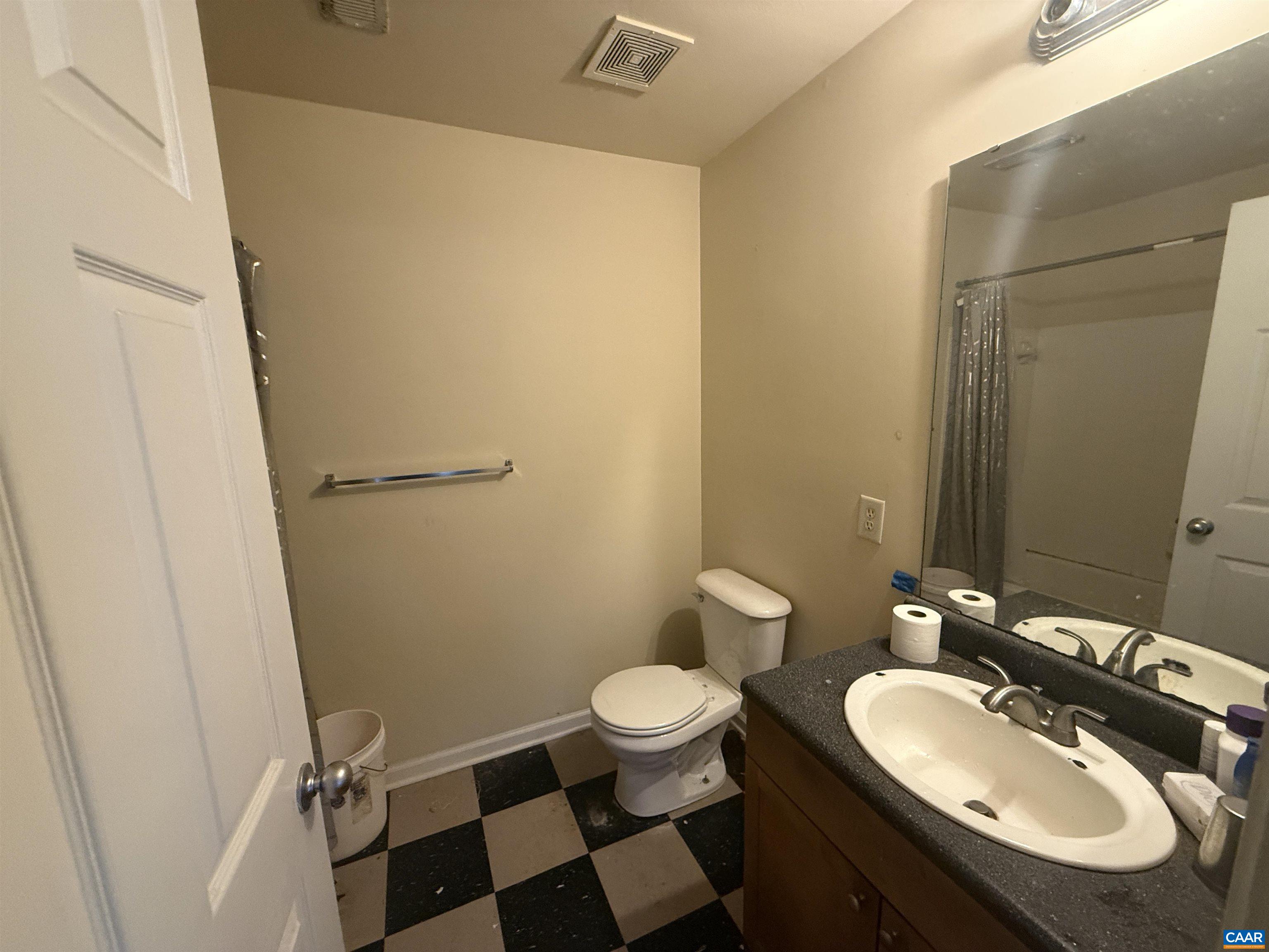 190 YELLOWSTONE DR Unit: 201